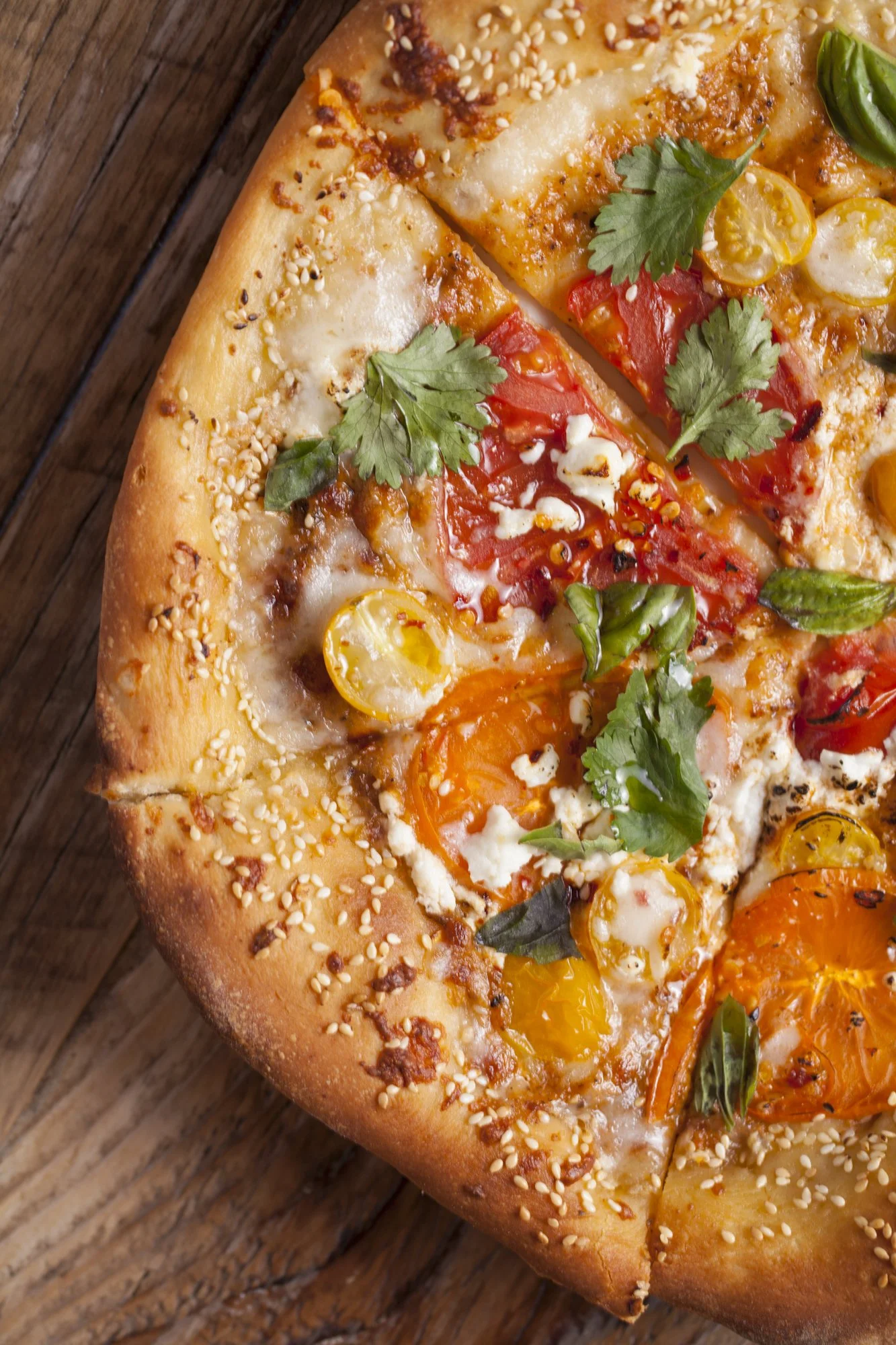 heirloom-tomato-flatbread-close-up.jpg
