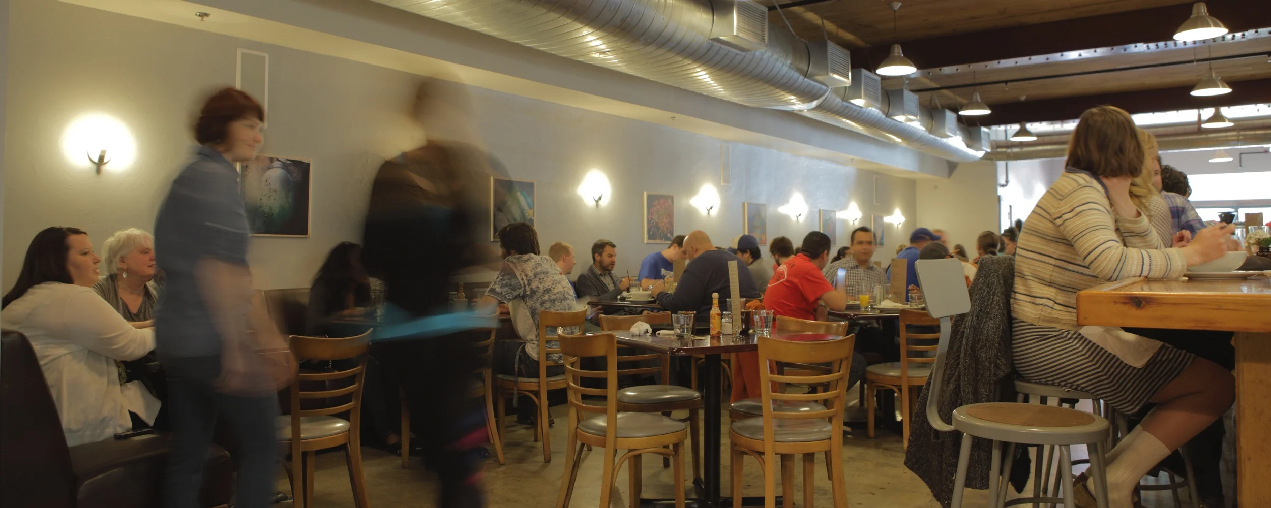 People at restaurant. Photo: Jane Kortright.
