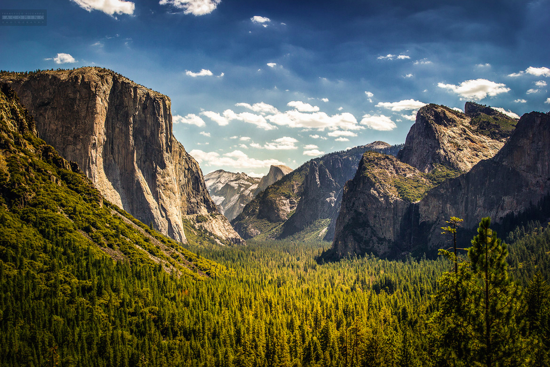 Tunnel View in Yosemite National Park, California