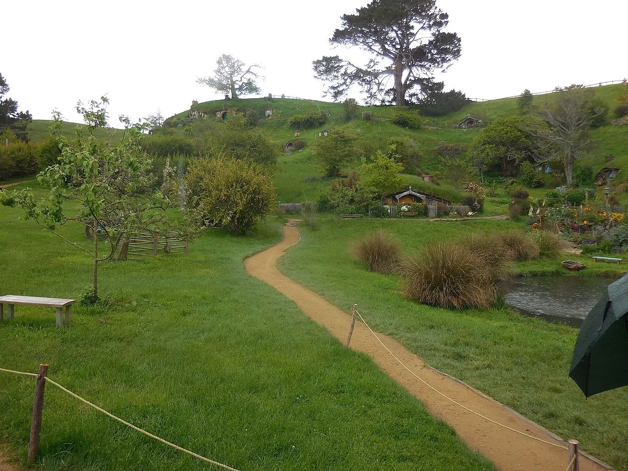 MiddleEarth_1.jpg