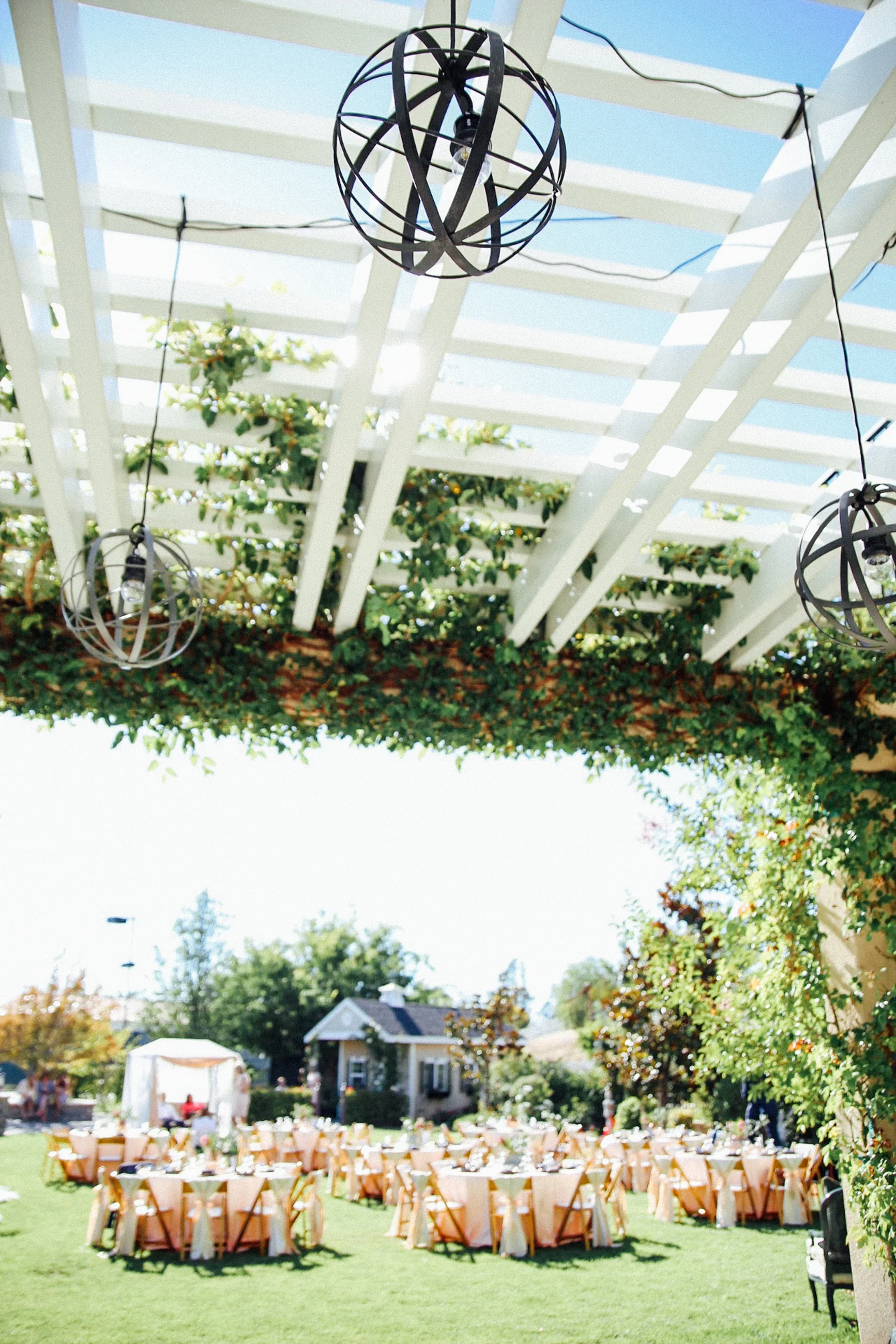 heather's blushingly romantic wedding / designed by bobette — Reality