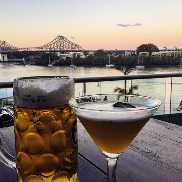 Sunday sessions + brisbane sunsets = perfection 👌 Loving this shot from @drinkstoeats #bavarianbiercafe #brisbaneats #brisbane #cocktails #steins #beer #sundaysessions #sunset