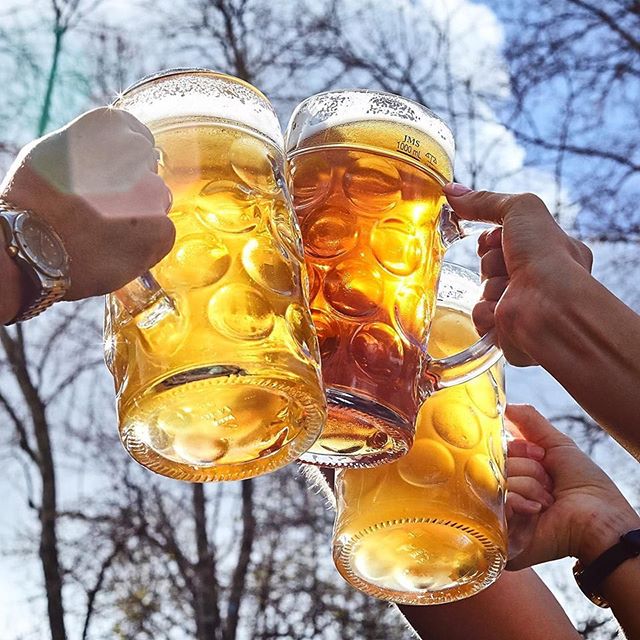 Cheers to the drinkin’ weekend, I’ll drink to that 🍻
.
#germanfood #oktoberfest #oktoberfest2018 #pork #porkknuckle #sausages #beer #bier #bavaria #thebavarian #bavarian #munich #dirndl #lederhosen #oktoberfestinthegardens #pretzel #germanpretzel #munichlager #lowenbrau #spaten #germany #franziskaner #schnitzel #porkbelly #octoberwest #munichbrauhaus #southwharf #southbank #therocks #circularquay