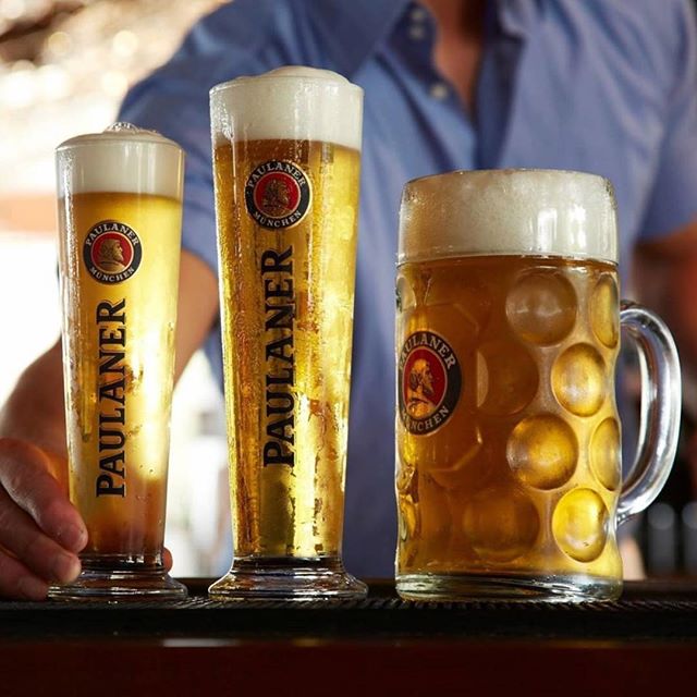 300mL, 500mL or 1L - which do you go for at The Bavarian? 🍺😍
.
.
#germanfood #oktoberfest #oktoberfest2018 #pork #porkknuckle #sausages #beer #bier #bavaria #thebavarian #bavarian #munich #dirndl #lederhosen #oktoberfestinthegardens #pretzel #germanpretzel #munichlager #lowenbrau #spaten #germany #franziskaner #schnitzel #porkbelly #octoberwest #munichbrauhaus #therocks #circularquay #southwharf #southbank
