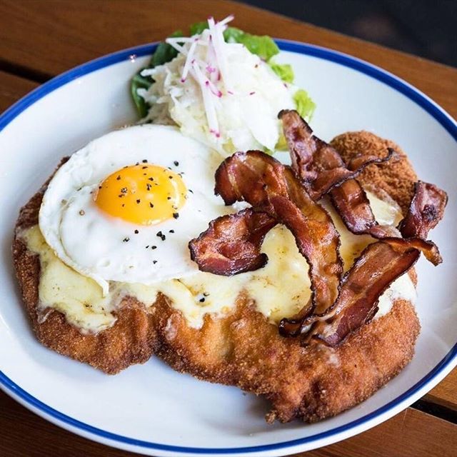 Buy-one-get-one-FREE schnitzels! 🤯😱😍🤤 Every Tuesday night after 5pm! Traditional German Schnitzels, Aussie Pub Schnitzels and NEW Loaded Schnitzels included!
.
.
#germanfood #oktoberfest #oktoberfest2018 #pork #porkknuckle #sausages #beer #bier #bavaria #thebavarian #bavarian #munich #dirndl #lederhosen #oktoberfestinthegardens #pretzel #germanpretzel #munichlager #lowenbrau #spaten #germany #franziskaner #schnitzel #porkbelly #octoberwest #munichbrauhaus #therocks #circularquay #southwharf #southbank