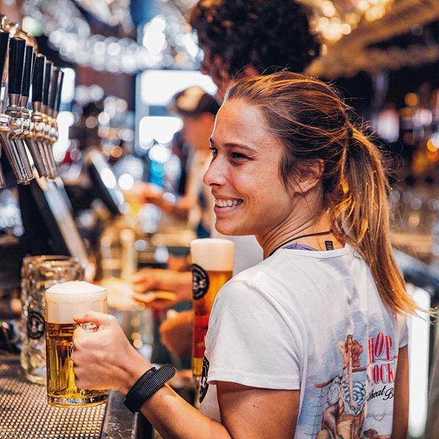 It’s all smiles at The Bav! With one of Australia’s best ranges of beer, we definitely put the happy into Happy Hour! Prost! 🍻 .
.
#germanfood #oktoberfest #oktoberfest2018 #pork #porkknuckle #sausages #beer #bier #bavaria #thebavarian #bavarian #munich #dirndl #lederhosen #oktoberfestinthegardens #pretzel #germanpretzel #munichlager #lowenbrau #spaten #germany #franziskaner #schnitzel #porkbelly #octoberwest #munichbrauhaus #therocks #circularquay #southwharf #southbank