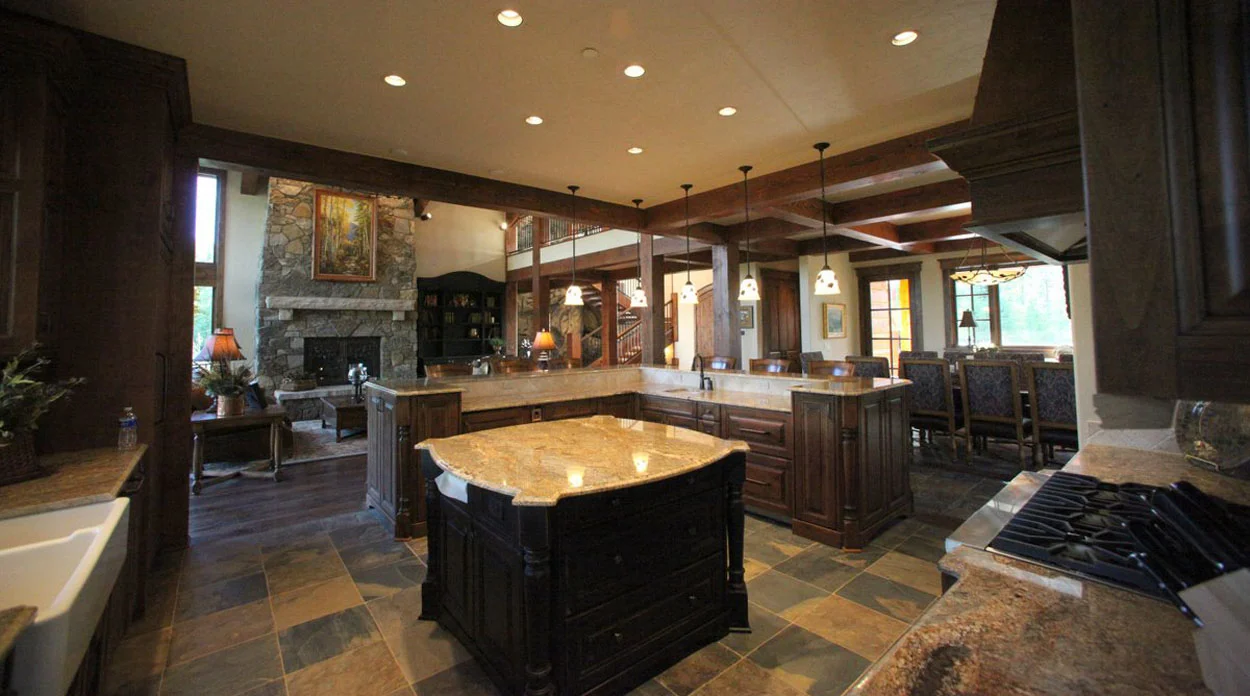 Kitchen looking at great room.JPG