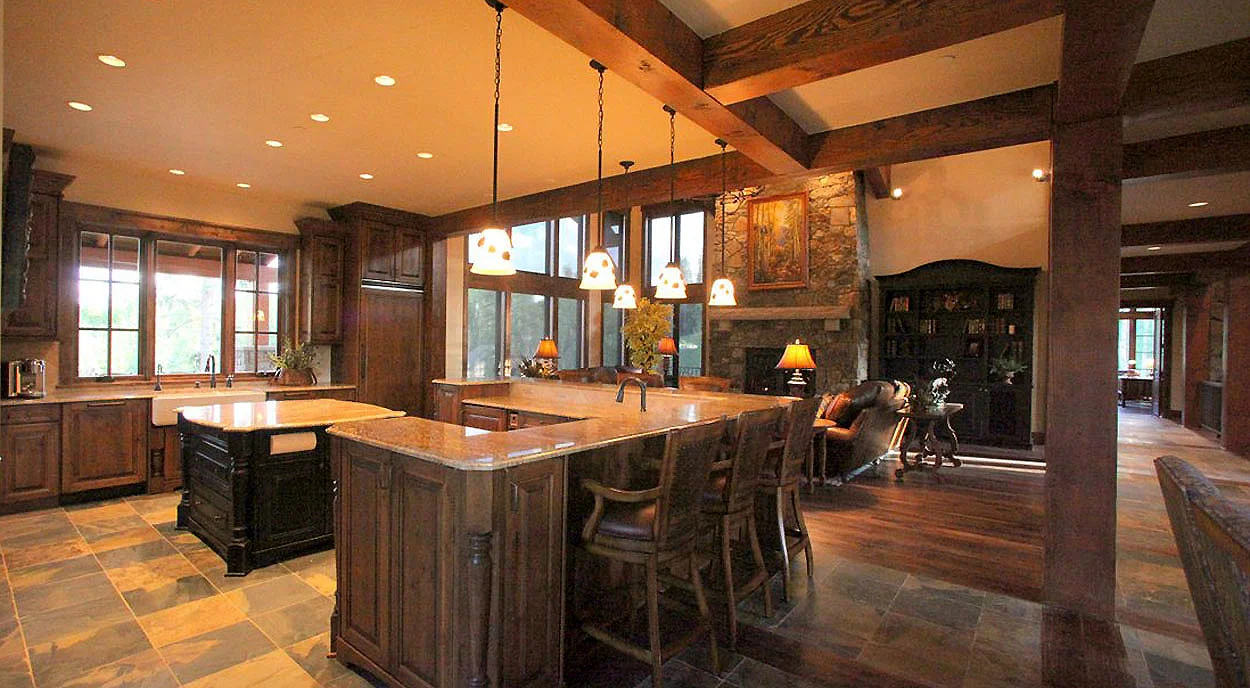 Kitchen copy.jpg
