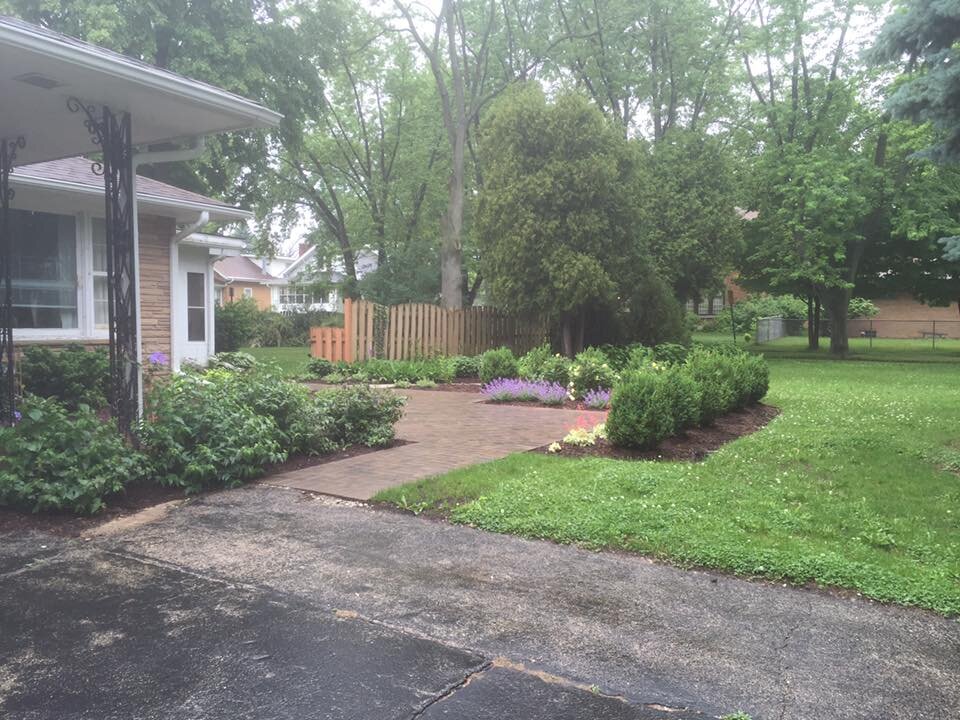 MacLeod front yard from drive.jpg