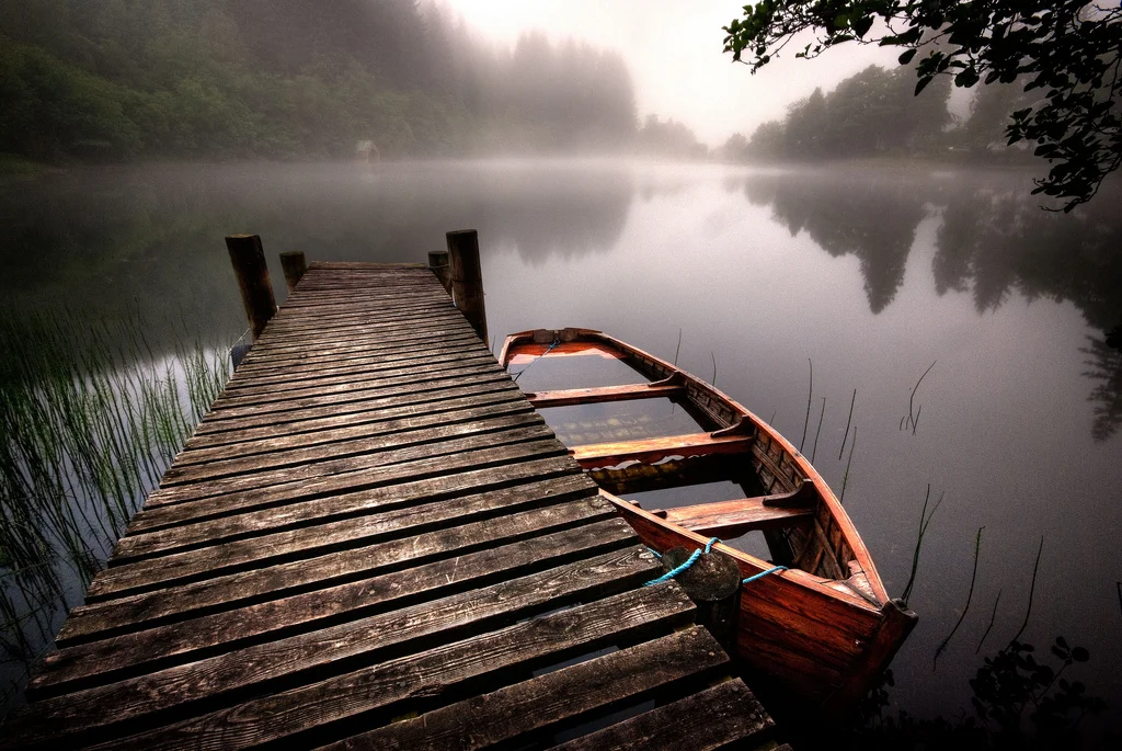 Milton Basin, A very old shot of the now decaying boat, looking West