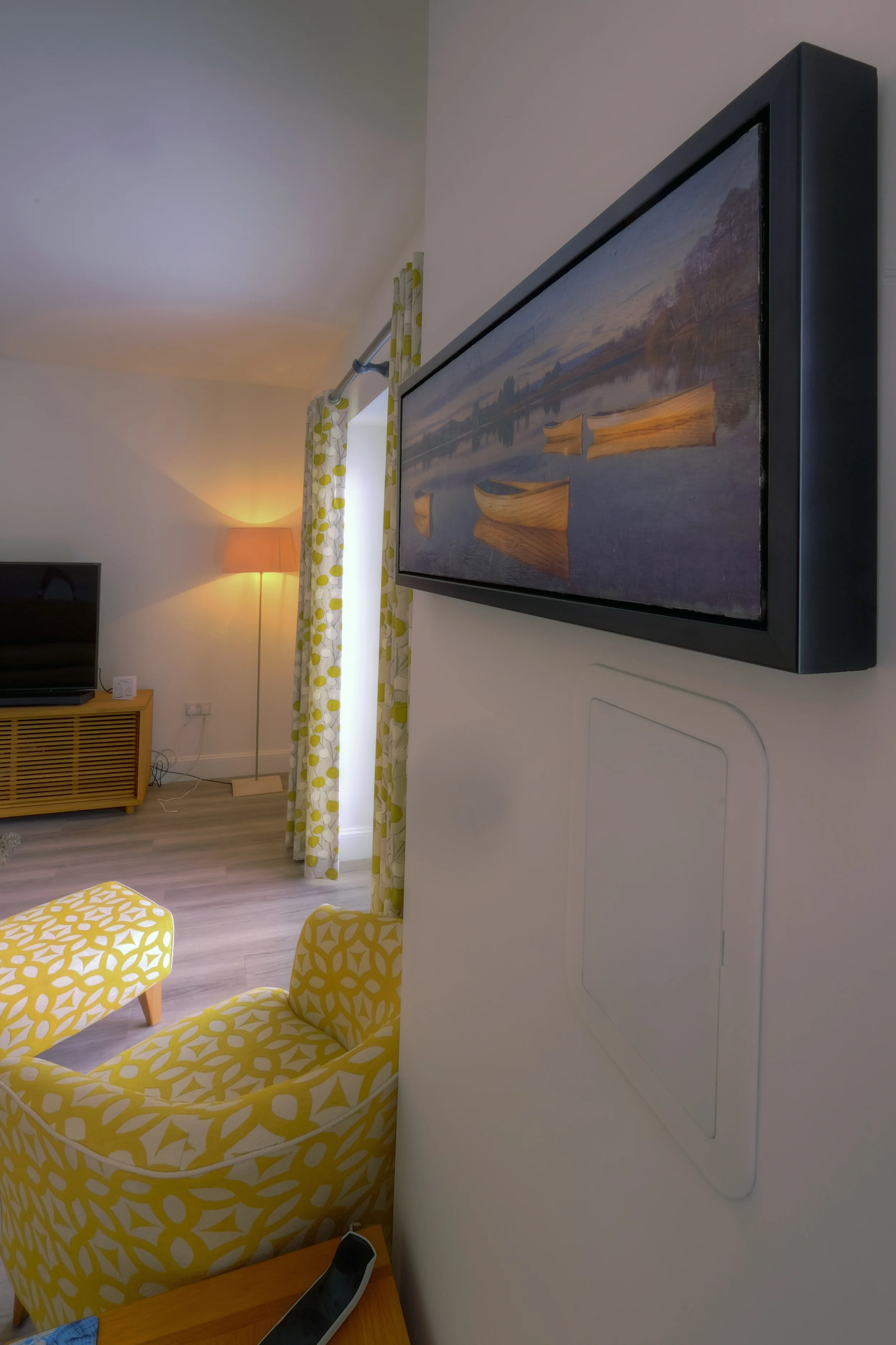 A smaller piece for the opposite wall...