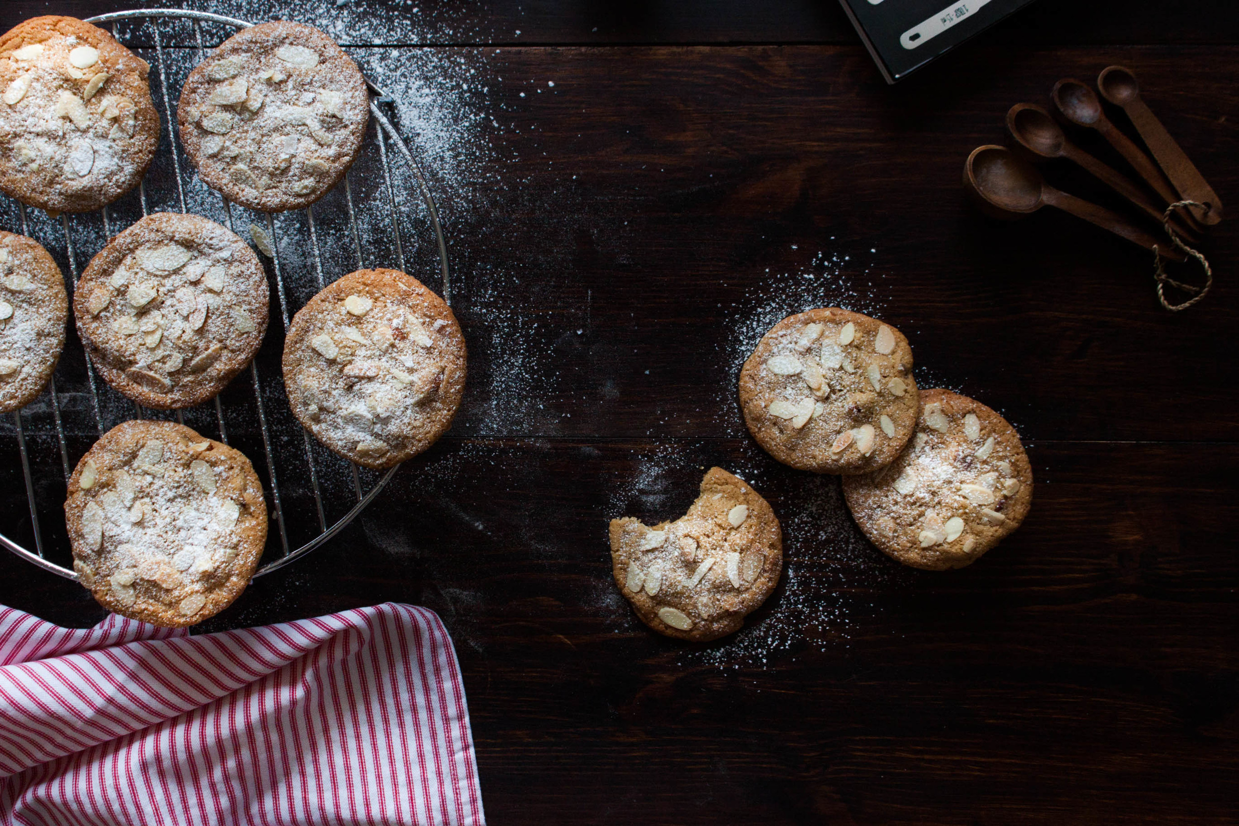 Almond Cookies with Amaretto | My Blue&White Kitchen