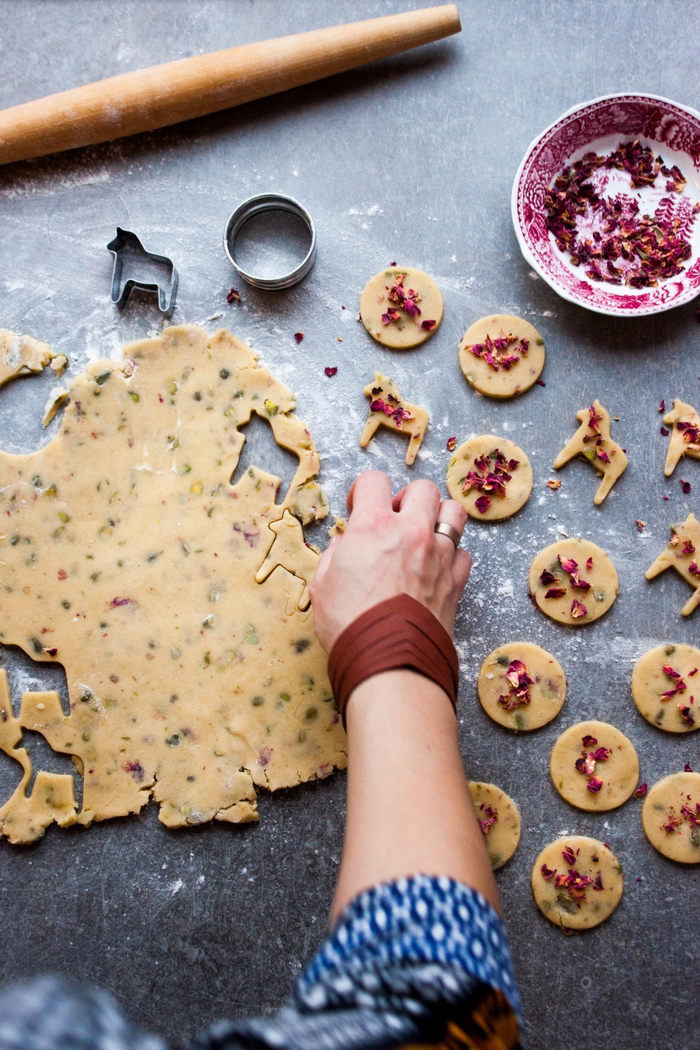 Rose Pistachio Shortbread | My Blue&White Kitchen