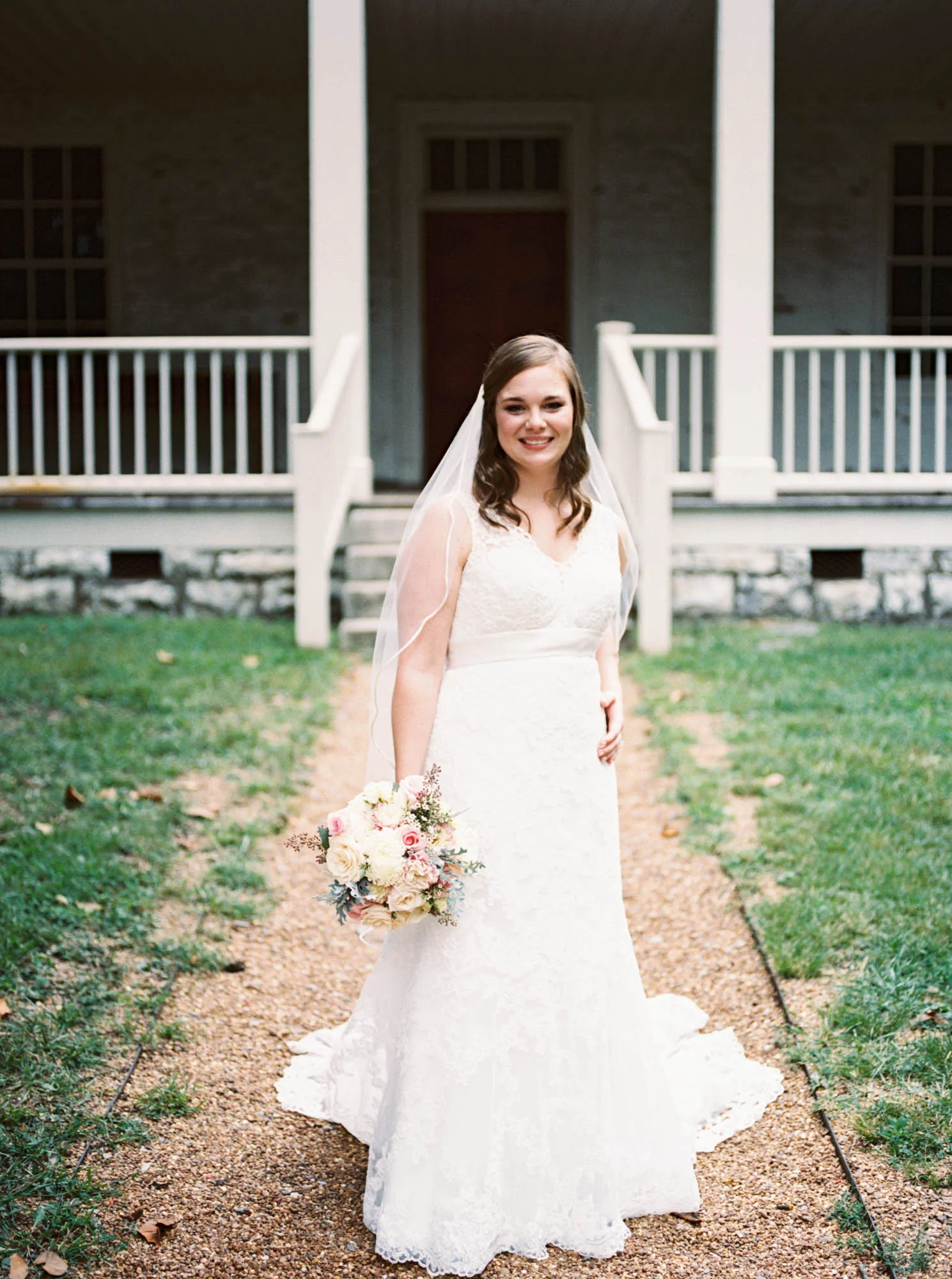 Travellers Rest Plantation Bride // Wedding Flowers