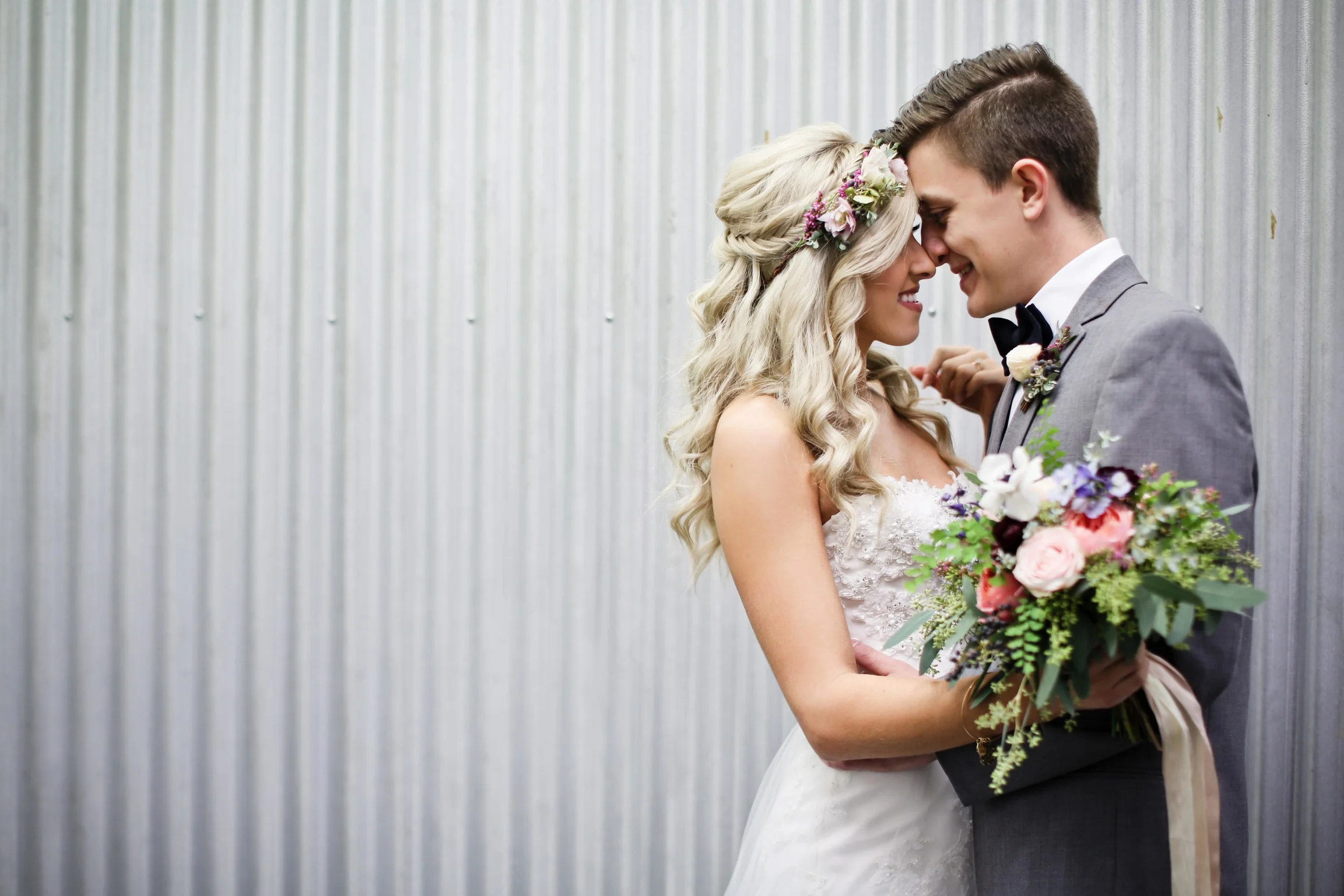 Simple elopement in Atlanta // Natural, loose greenery floral design