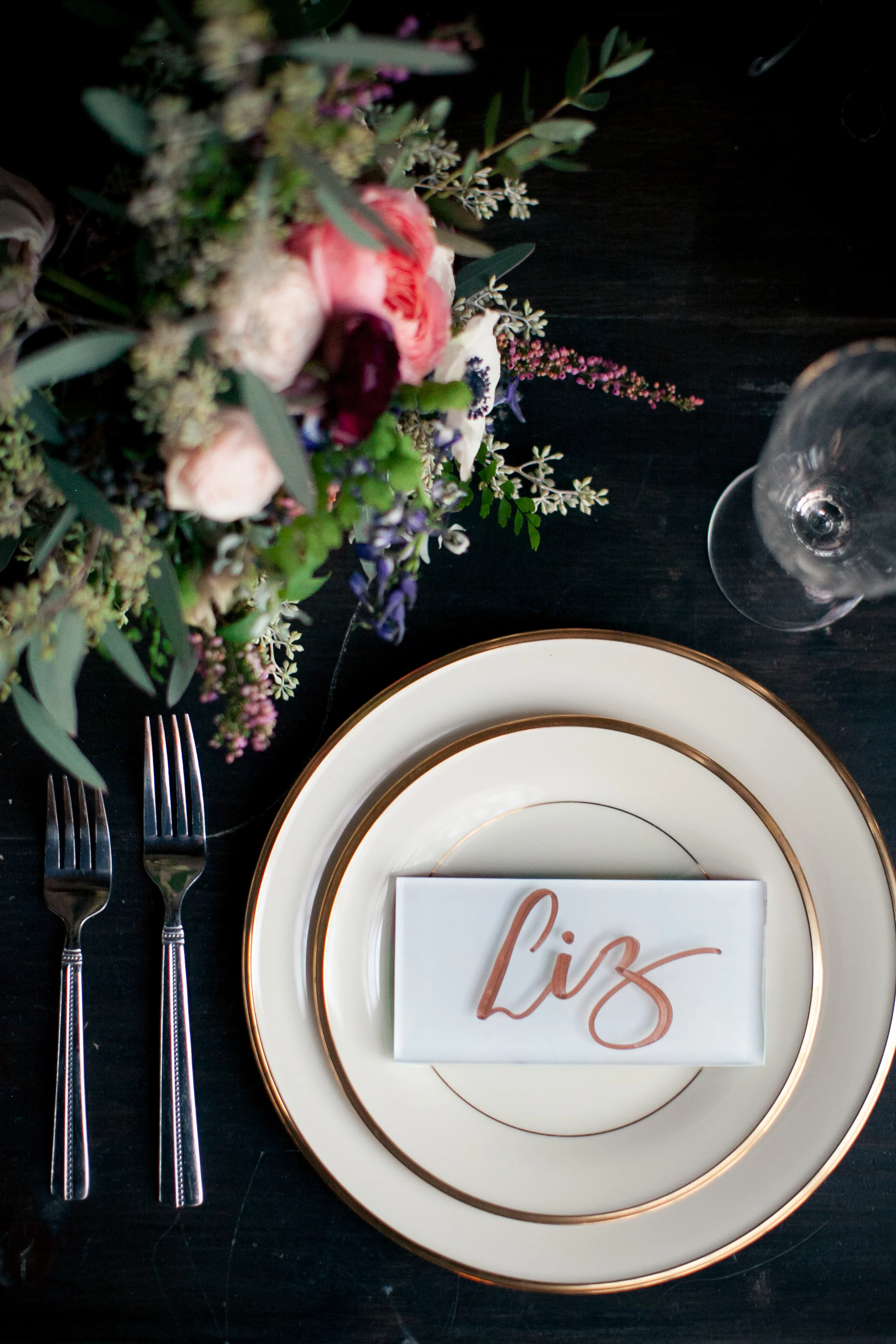 Organic, minimal place setting // Atlanta Wedding Florist