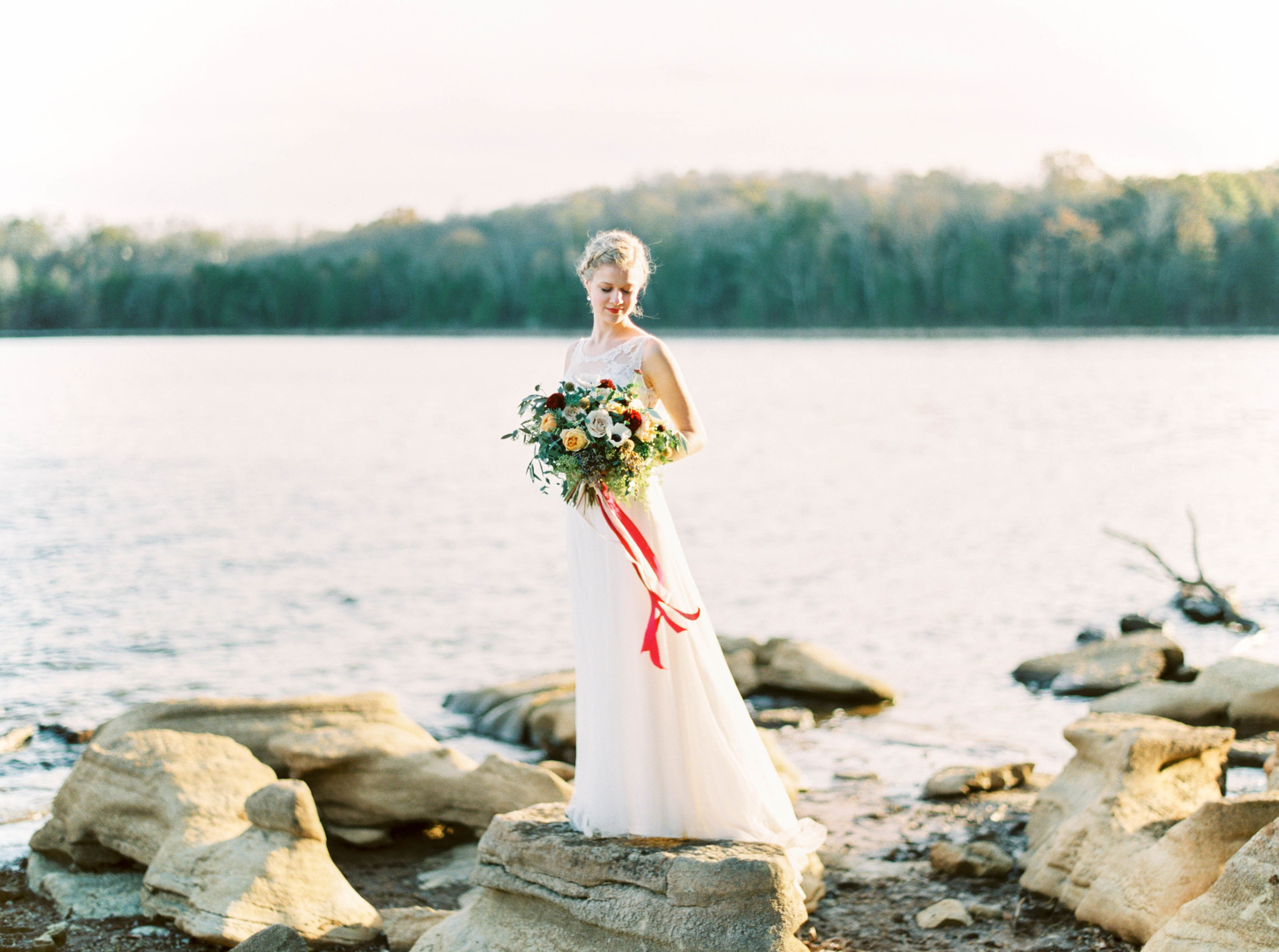 Lakeside Wedding Inspiration // Loose, natural bridal bouquet with cranberry and blush silk ribbon