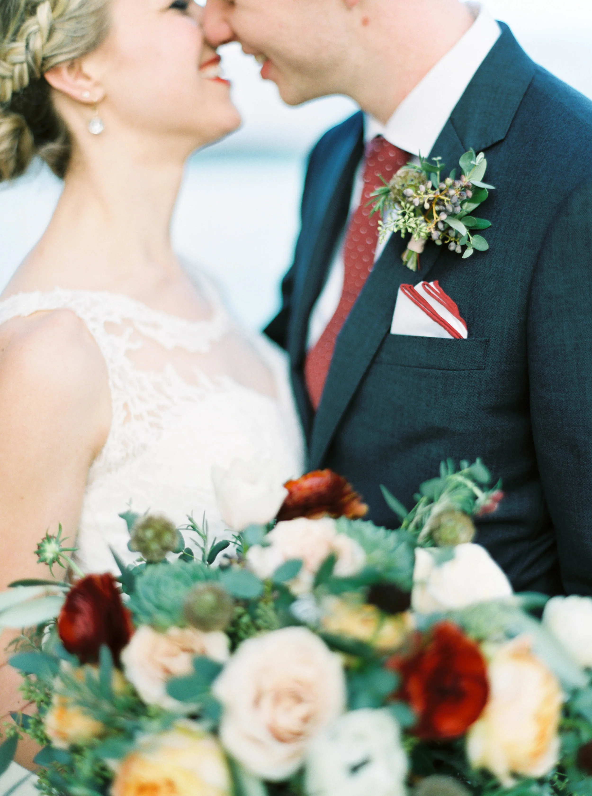 Loose, natural wedding flowers // Destination Florist