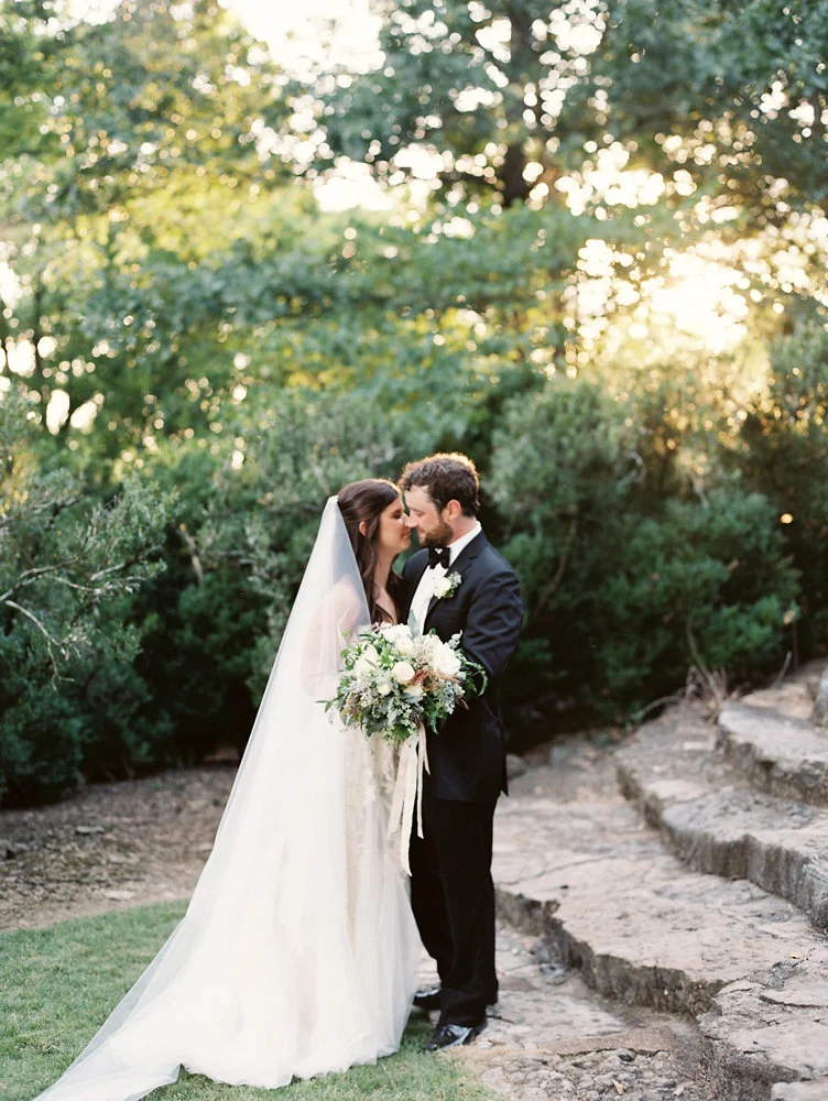 Botanic Garden Wedding with natural, loose floral design // Nashville Destination Wedding Florist