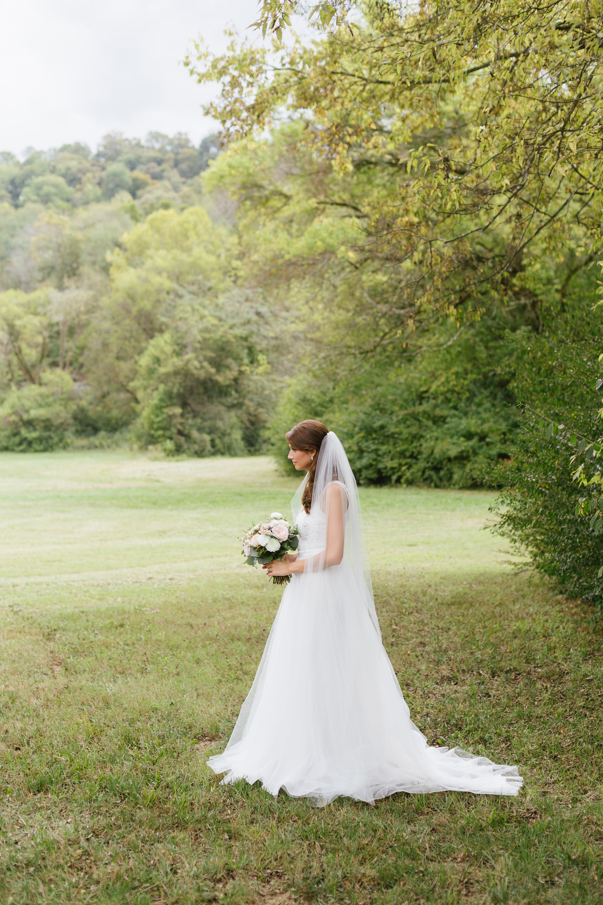 October wedding in the Tennessee Countryside // Organic Floral Design