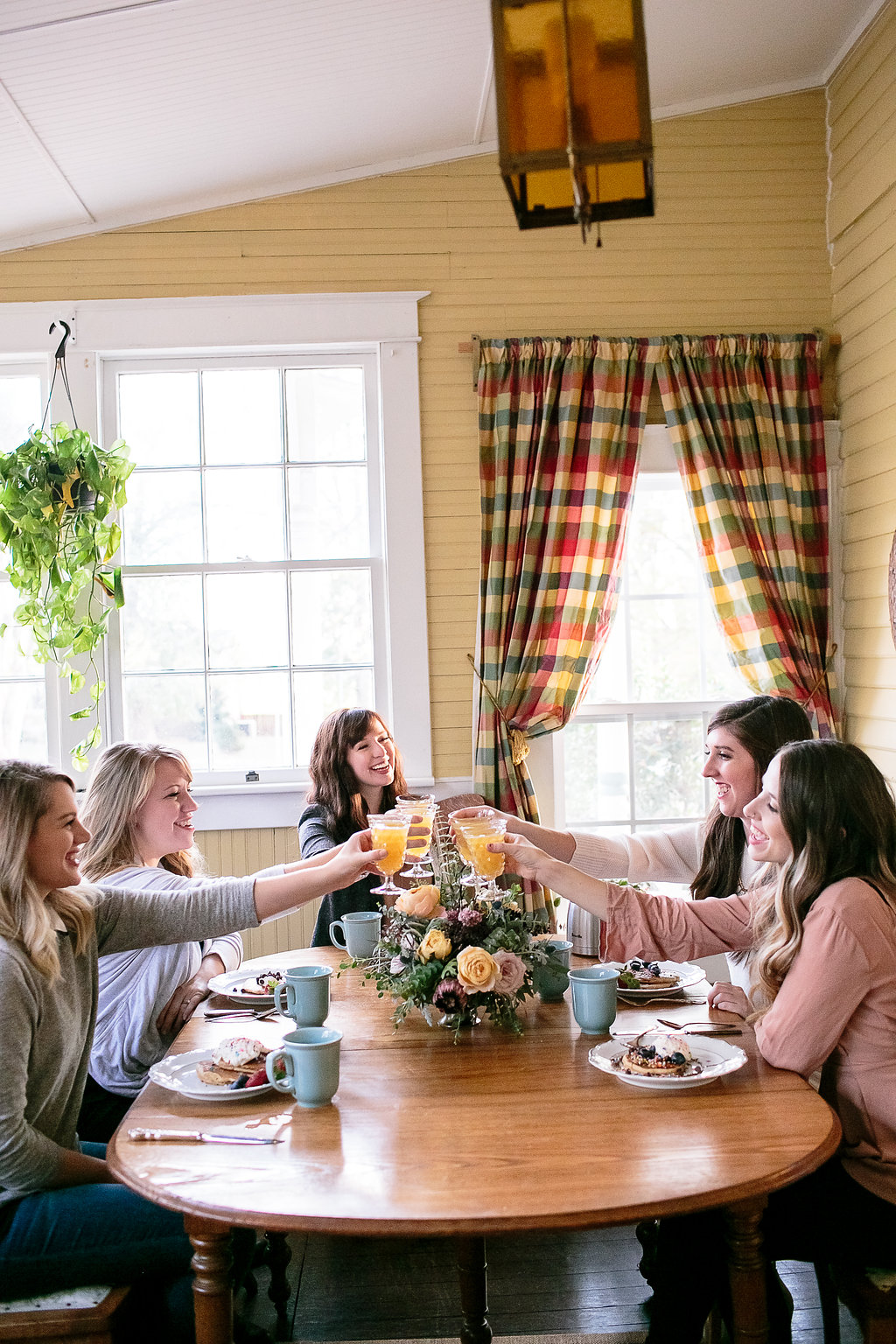 Gilmore Girls Bachelorette Weekend Inspiration // Pancake Breakfast // Nashville Florist