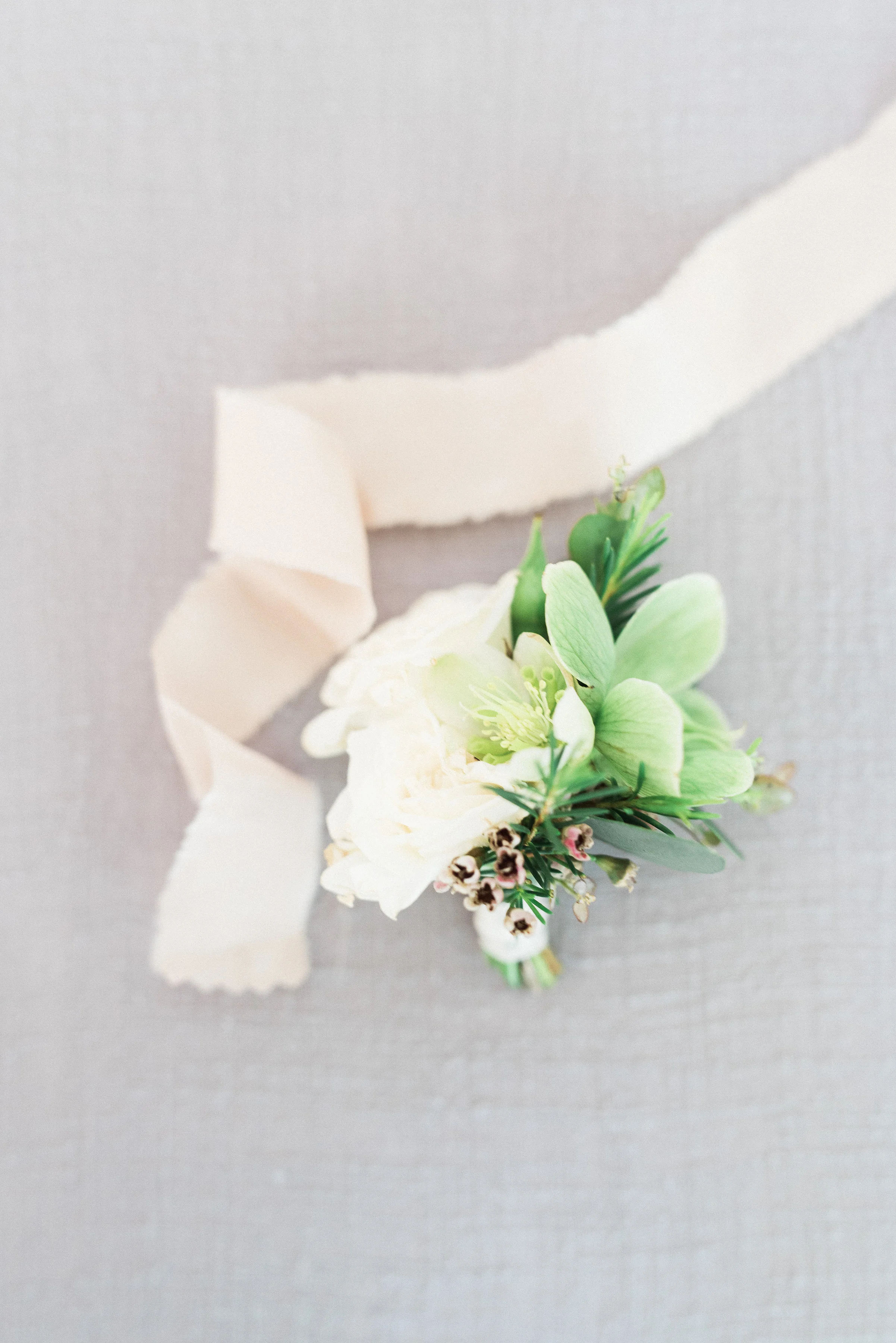 Natural, neutral boutonniere // Nashville Wedding Florist at Travellers Rest