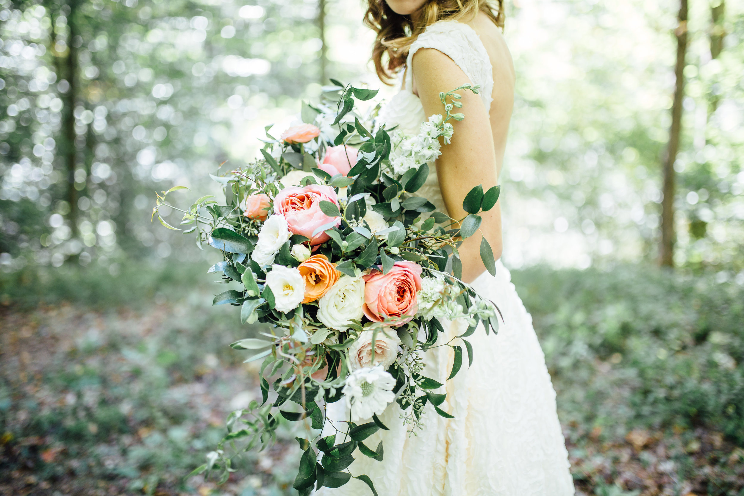 Natural, organic bridal bouquet with garden roses and ranunculus // Southern Wedding Florist