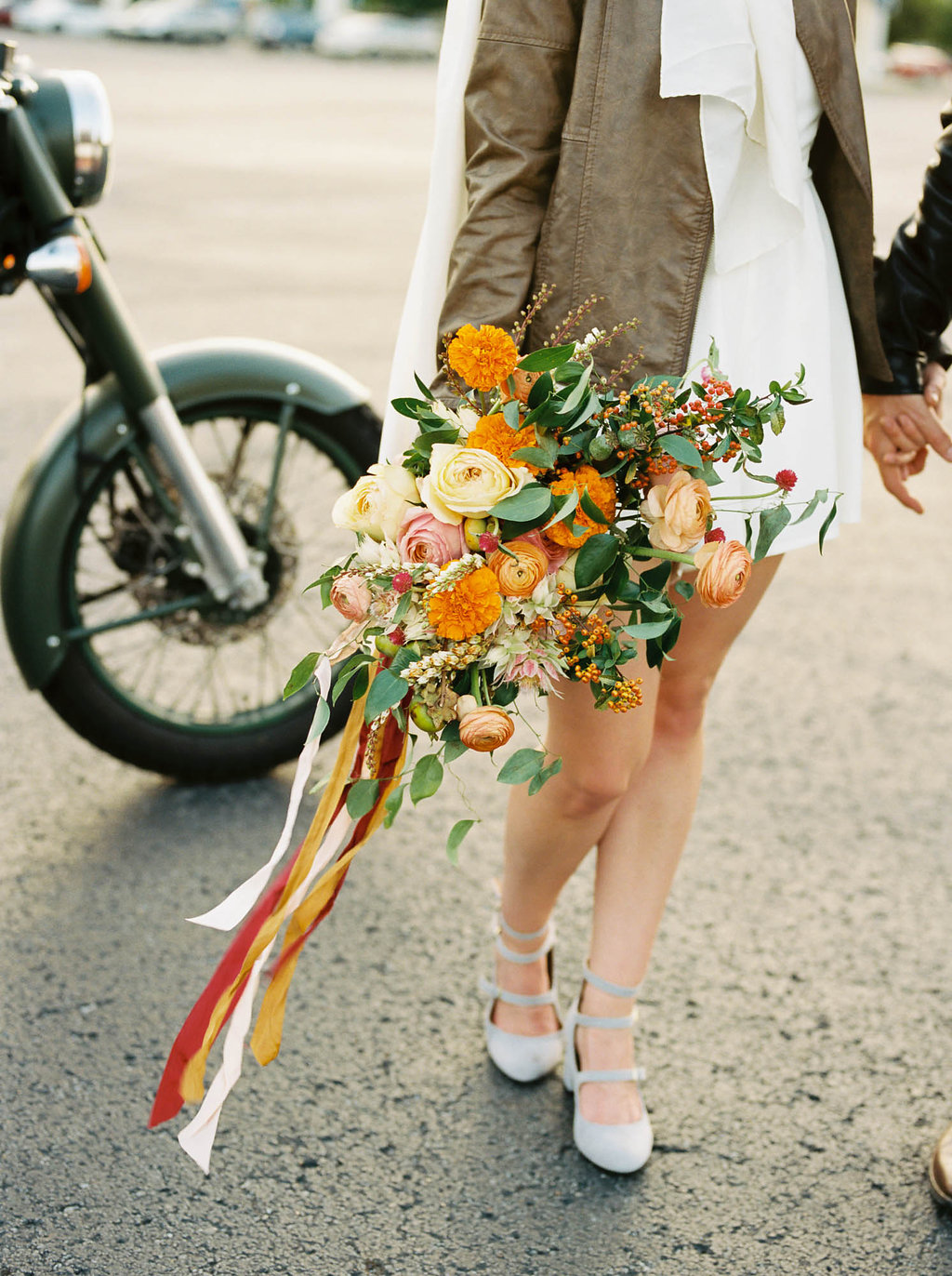 Retro elopement wedding inspiration with coral and pink flowers // Nashville Wedding Flowers