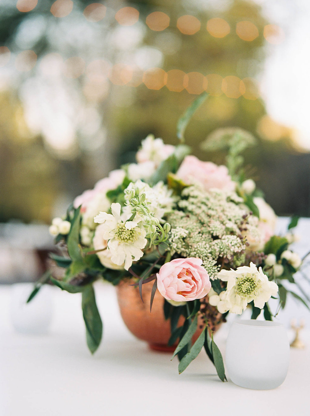 Cheekwood Botanical Garden Wedding // Blush and greenery centerpiece with garden roses, Queen Anne's Lace, and jasmine