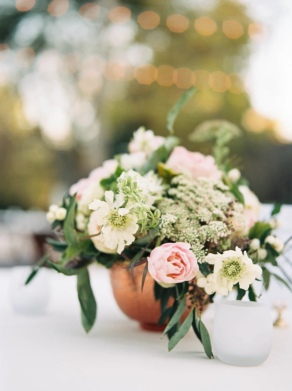 Cheekwood Botanical Garden Wedding // Blush and greenery centerpiece with garden roses, Queen Anne's Lace, and jasmine