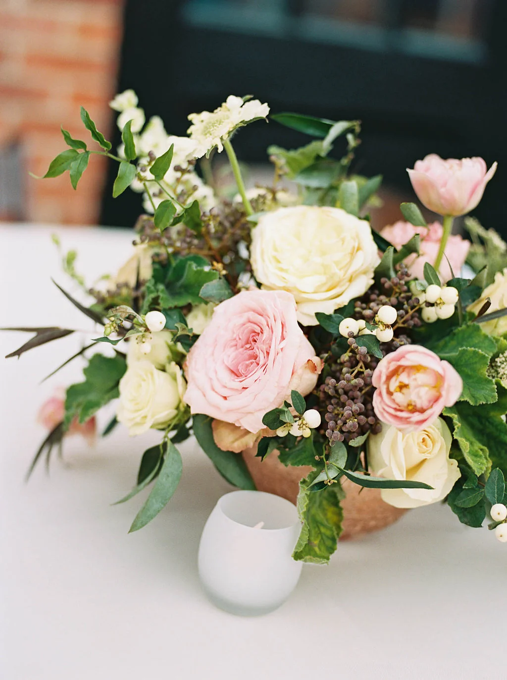 Cheekwood Botanical Garden Wedding // Blush and greenery centerpiece with garden roses, Queen Anne's Lace, and jasmine