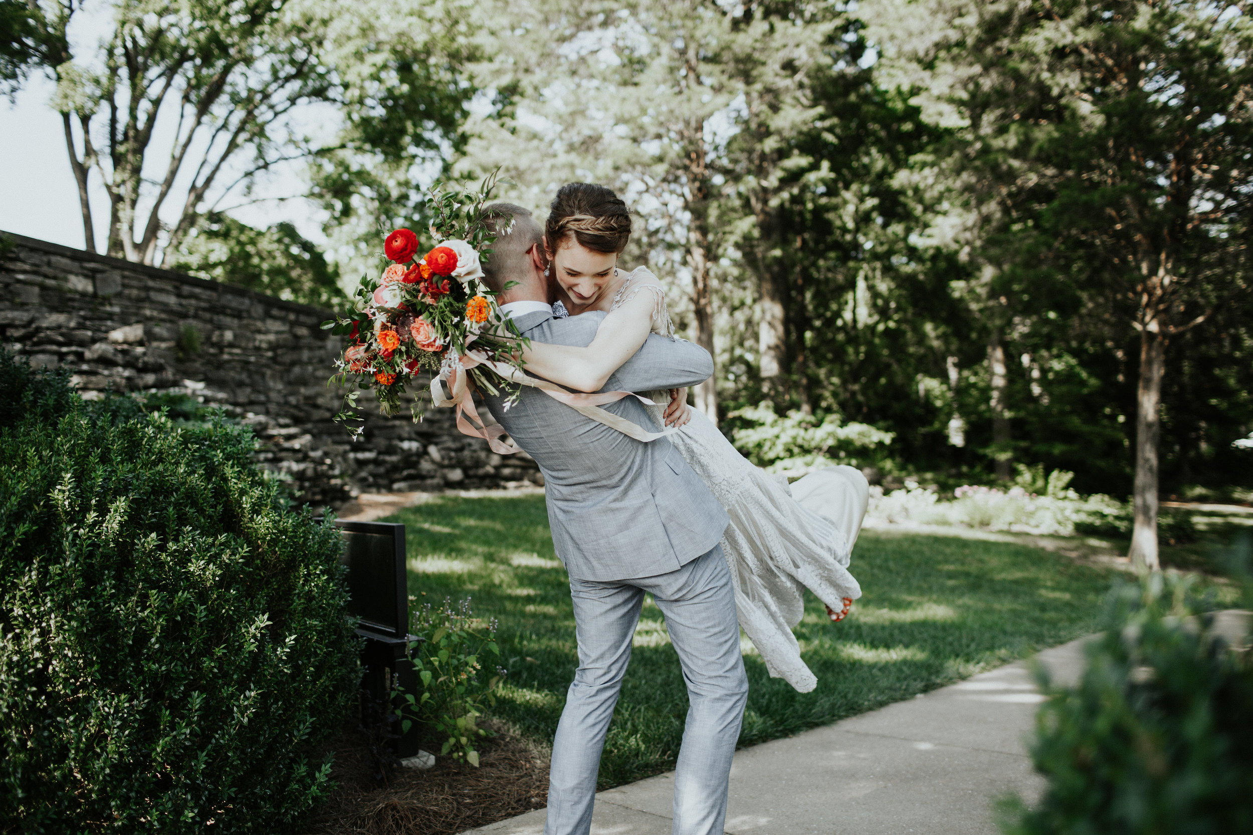 First Look // Lush, organic wedding florist in Nashville