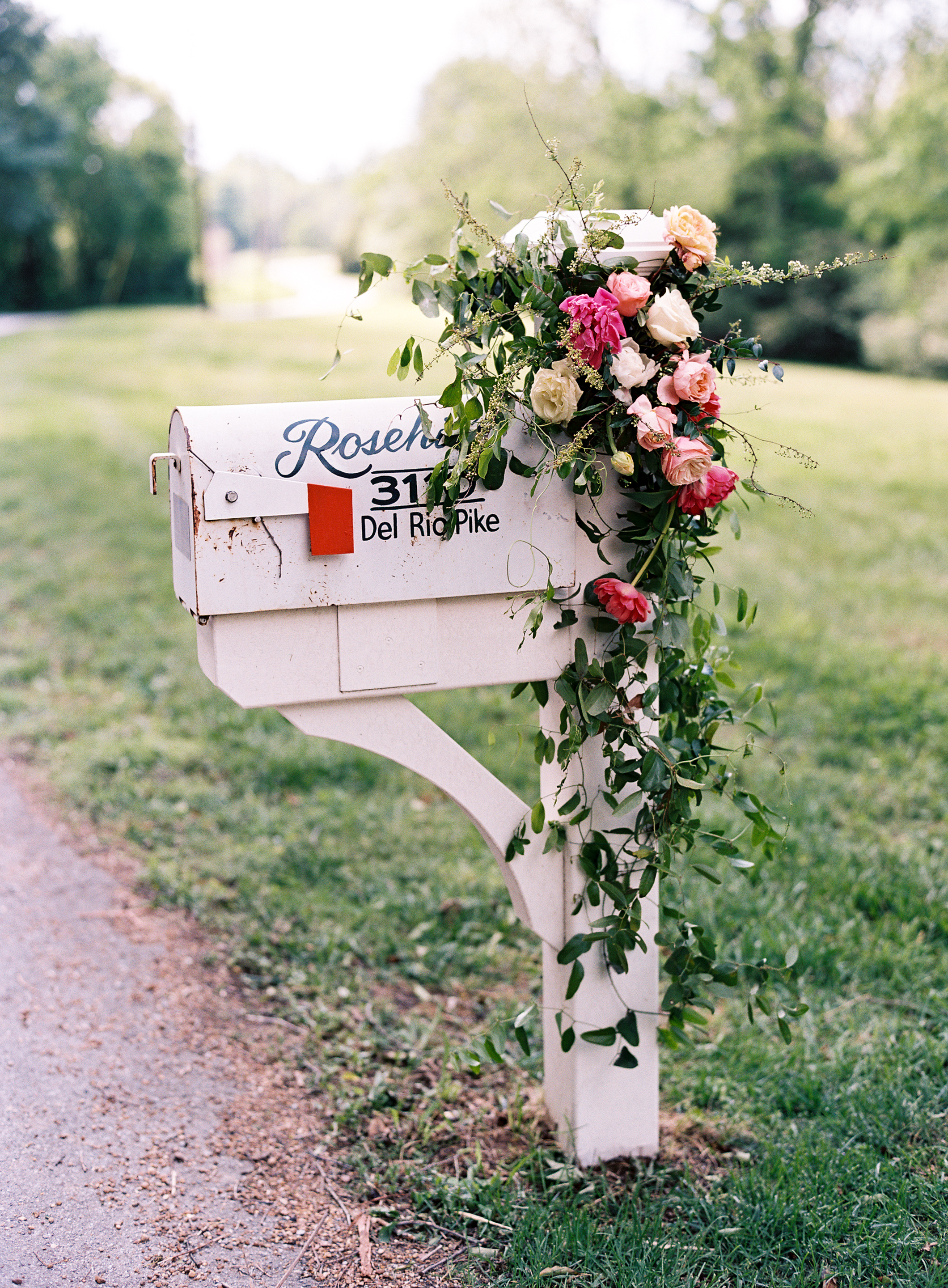 Mailbox florals for an elegant backyard wedding in Franklin, TN