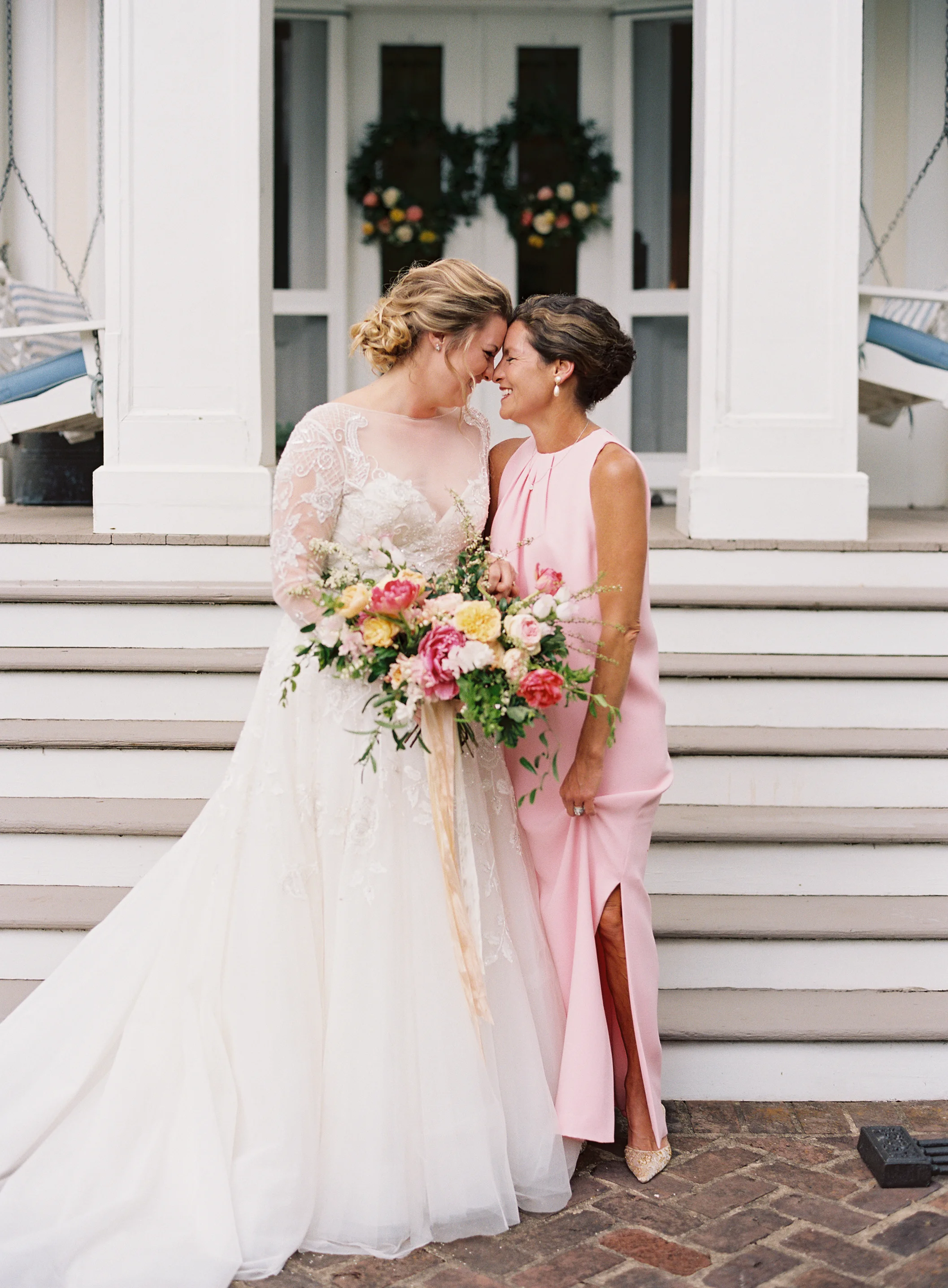 Mother daughter moment // Nashville Wedding Floral Designer
