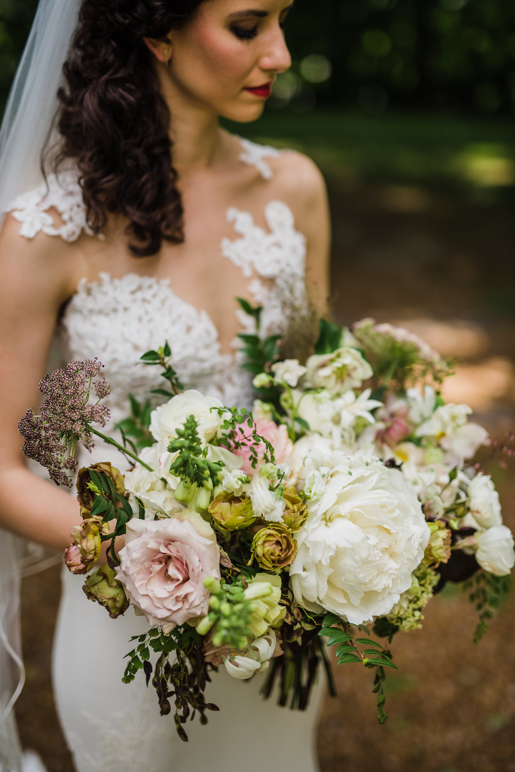 Organic, natural bridal bouquet with peonies, laceflower, greenery and neutral colors // Nashville Wedding Floral Design