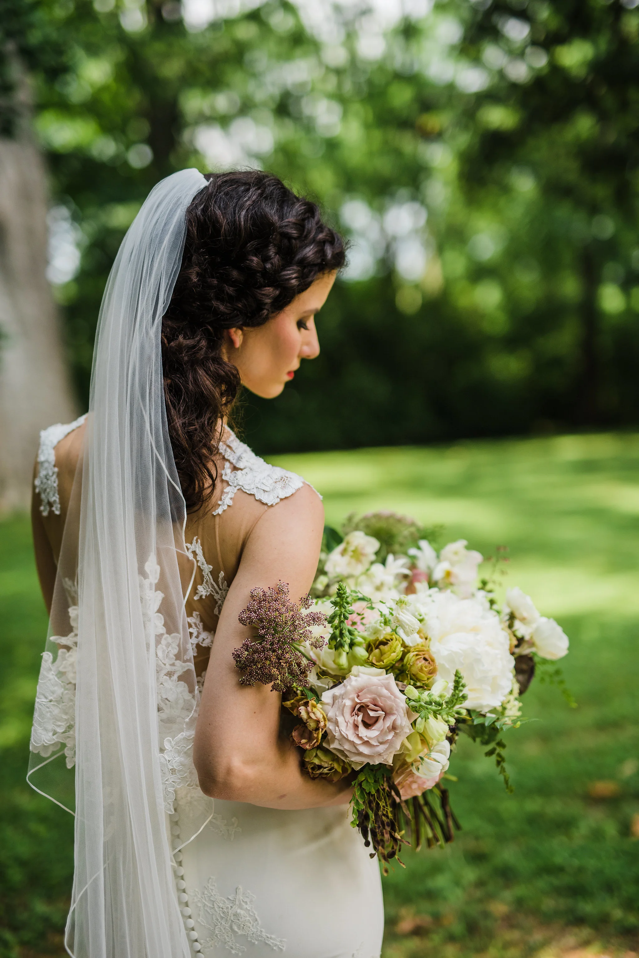 Organic, natural bridal bouquet with peonies, laceflower, greenery and neutral colors // Nashville Wedding Floral Design