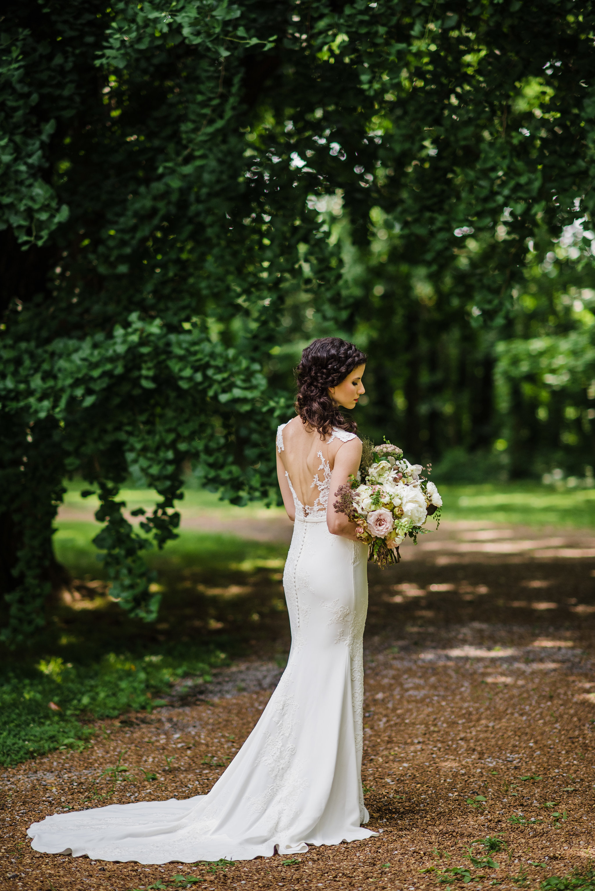 Organic, natural bridal bouquet with peonies, laceflower, greenery and neutral colors // Nashville Wedding Floral Design