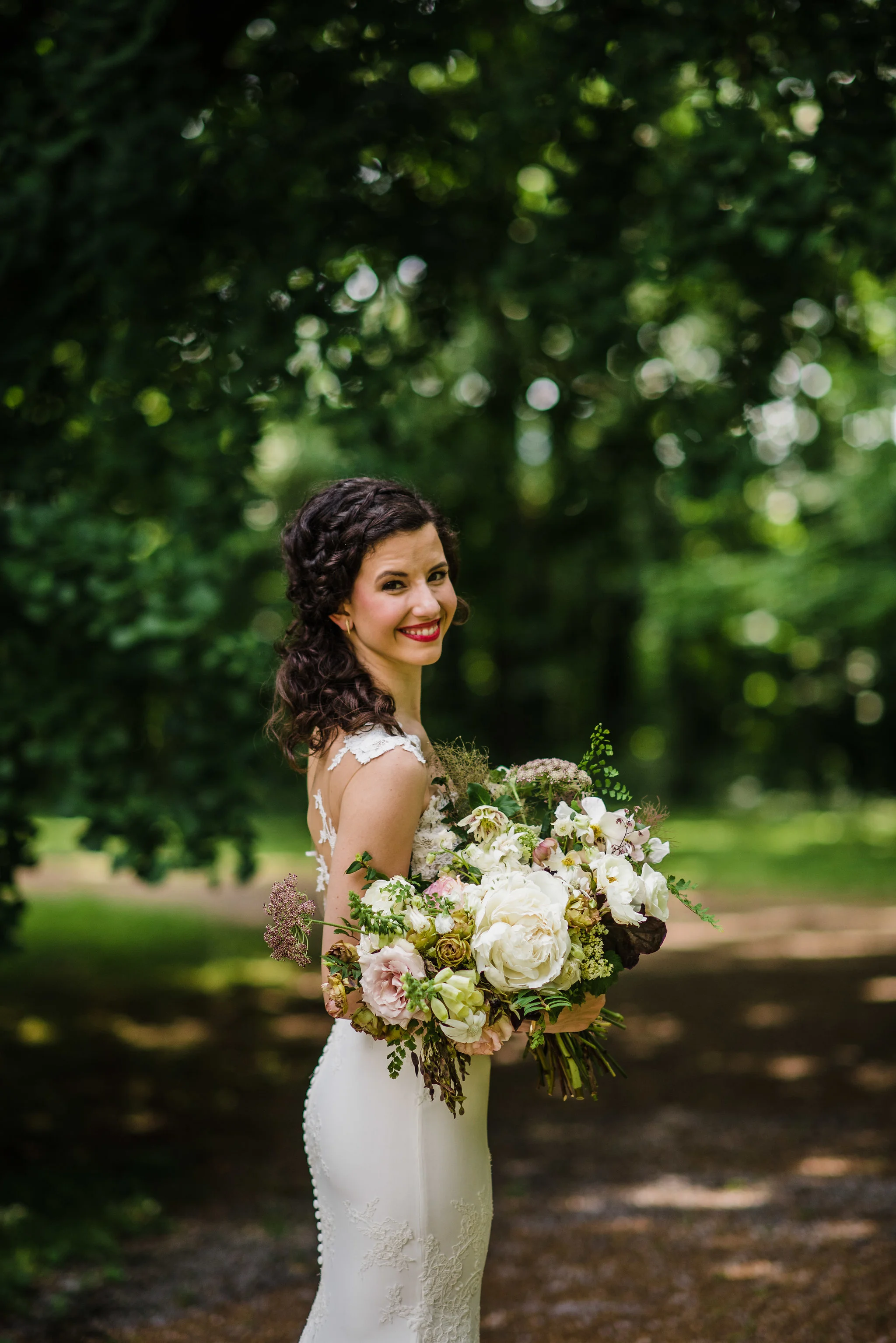 Art Deco inspired garden wedding at Travellers Rest in Nashville with lush, organic floral design