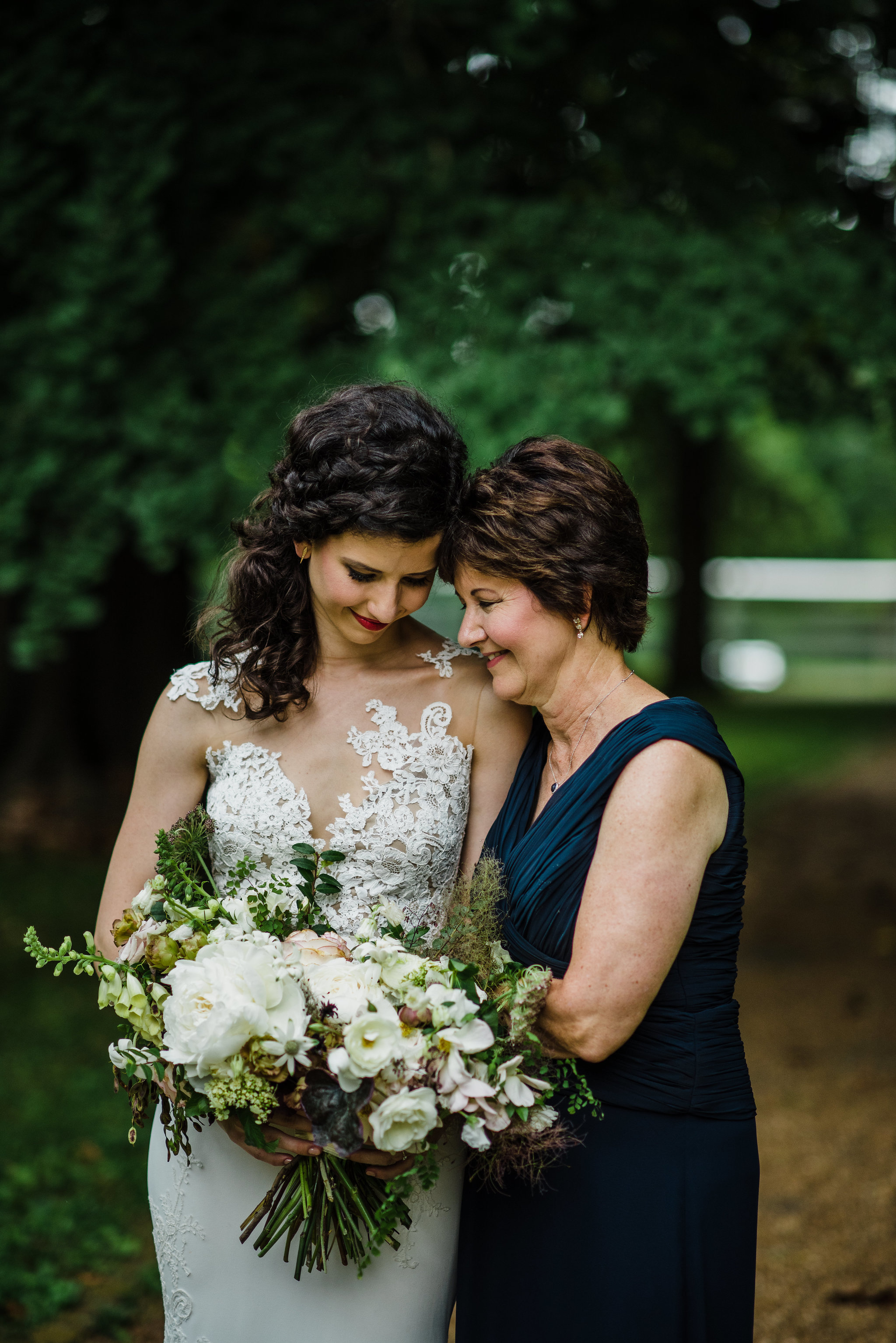 Art Deco inspired garden wedding at Travellers Rest in Nashville with lush, organic floral design