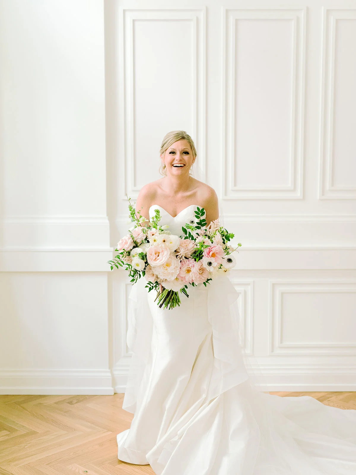 Garden-inspired bride’s bouquet with blush and white color palette including lots of lush, untamed greenery. Nashville wedding floral designer, Rosemary and Finch.