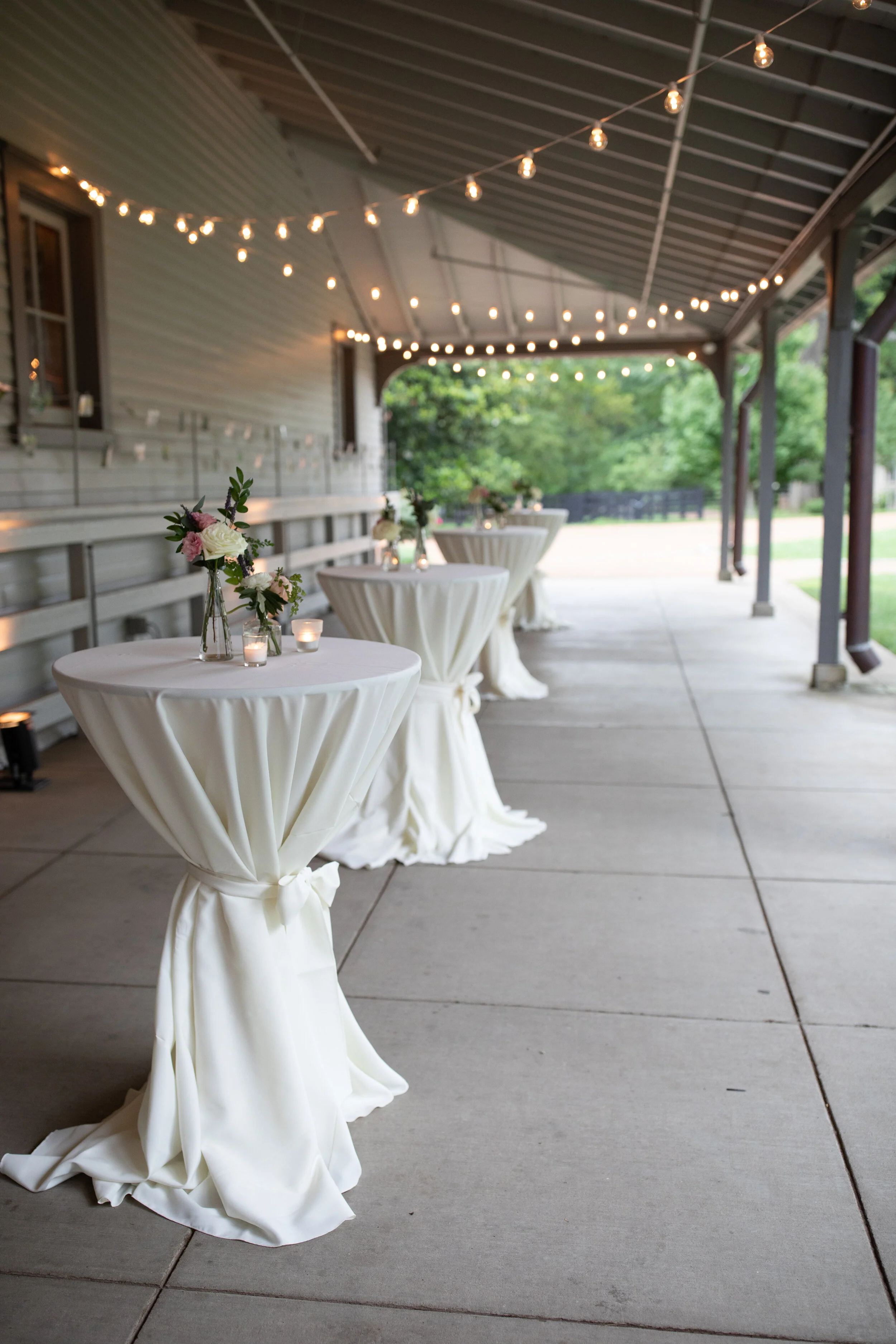 Elegant summer wedding at Belle Meade Plantation with blush, ivory, and greenery floral design. Nashville event florist, Rosemary & Finch.