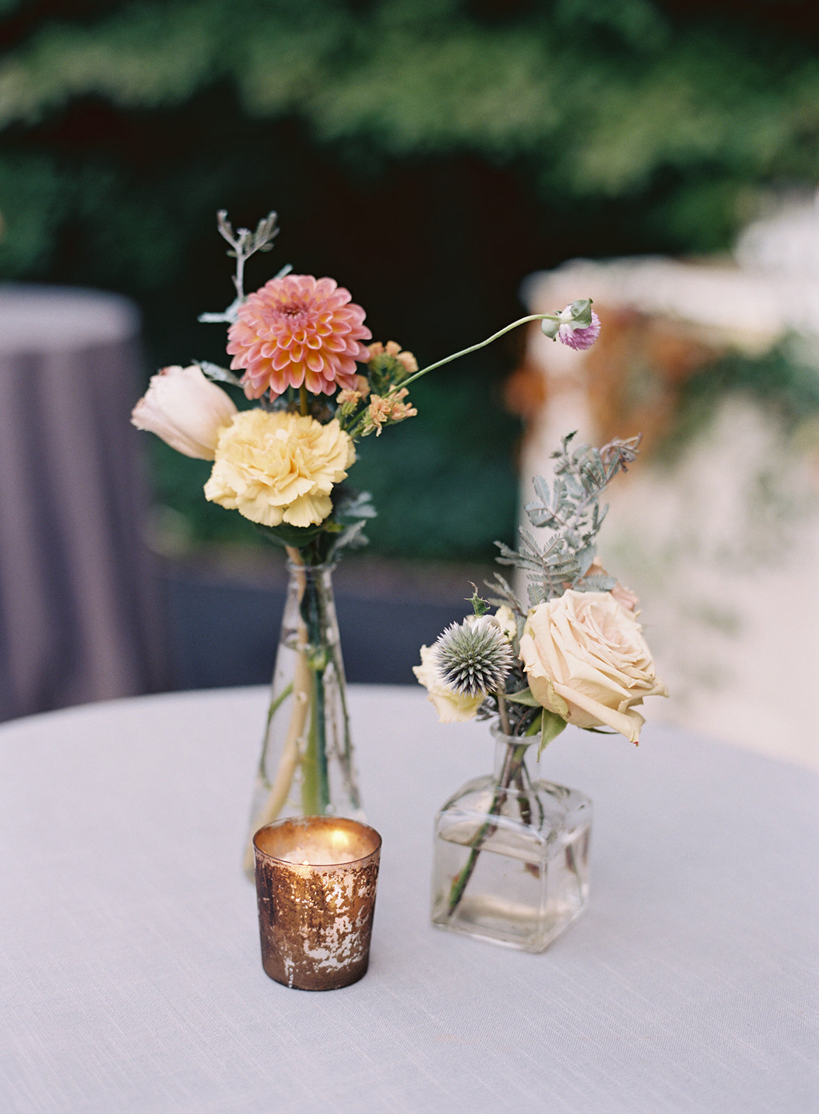 Late summer wildflower-inspired wedding floral design at RT Lodge.