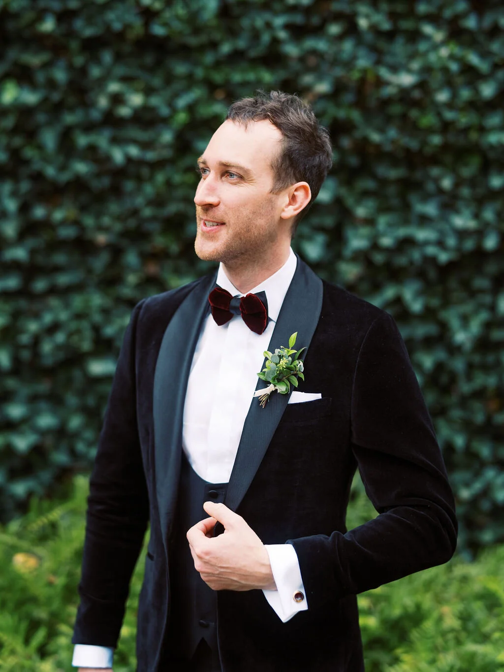 Simple greenery boutonniere for a black tie wedding in a Belle Meade backyard. Nashville wedding floral designer, Rosemary & Finch.