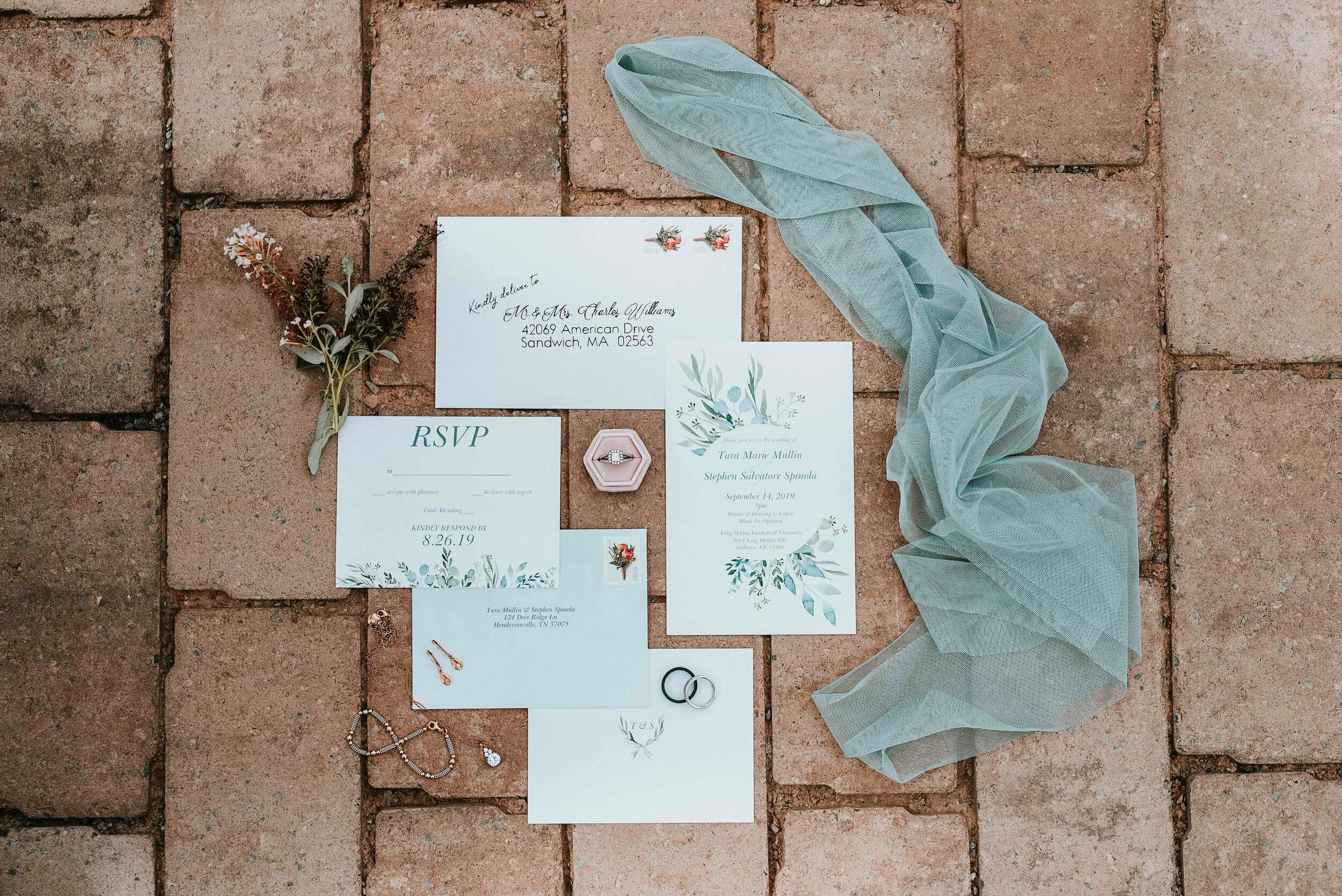 October wedding at Long Hollow Gardens with lush, asymmetrical flower arrangements in a rusty orange and soft peach color palette. Nashville wedding floral design.