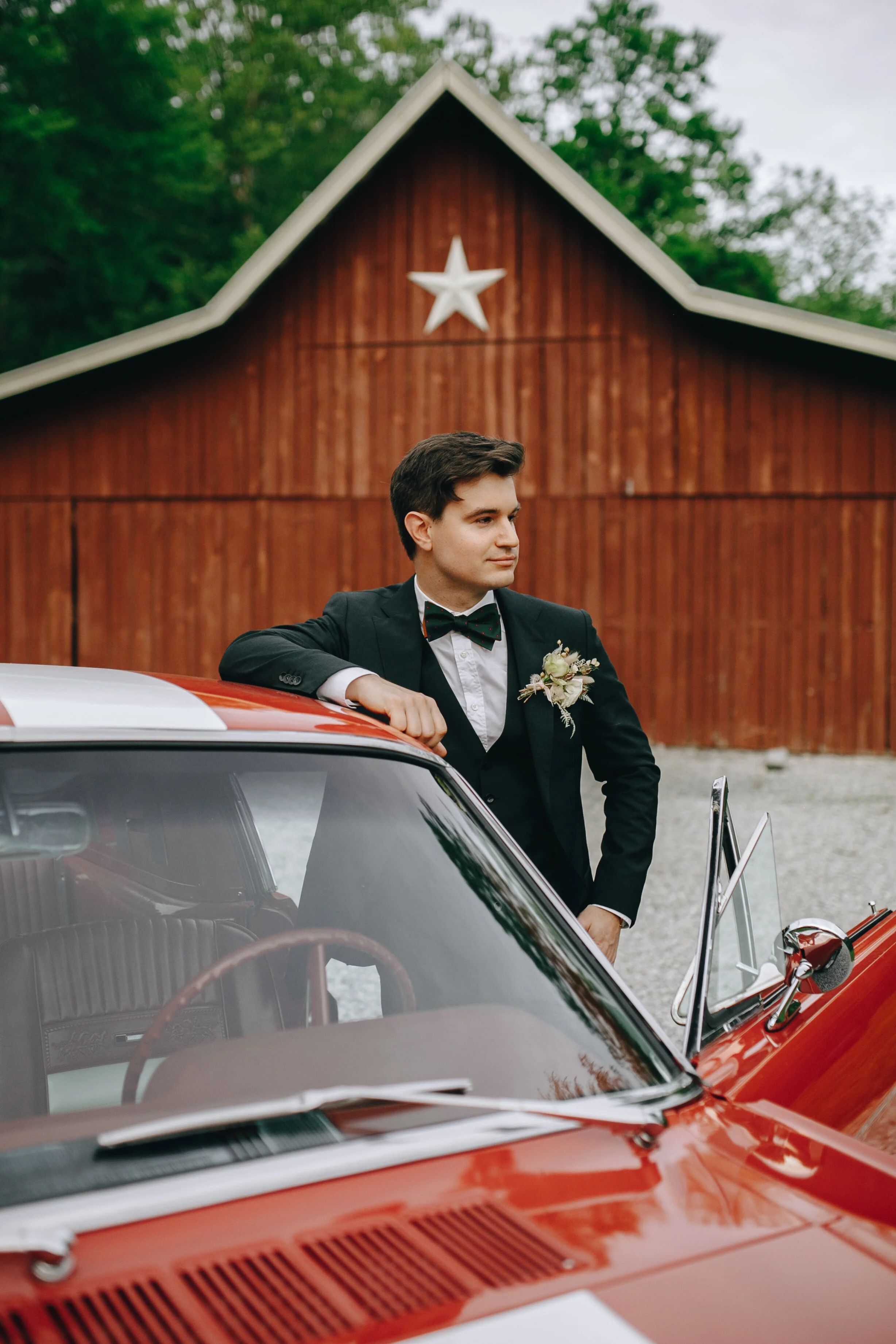 Bohemian, modern groom’s boutonniere with dried ferns and textures. Nashville wedding flowers.