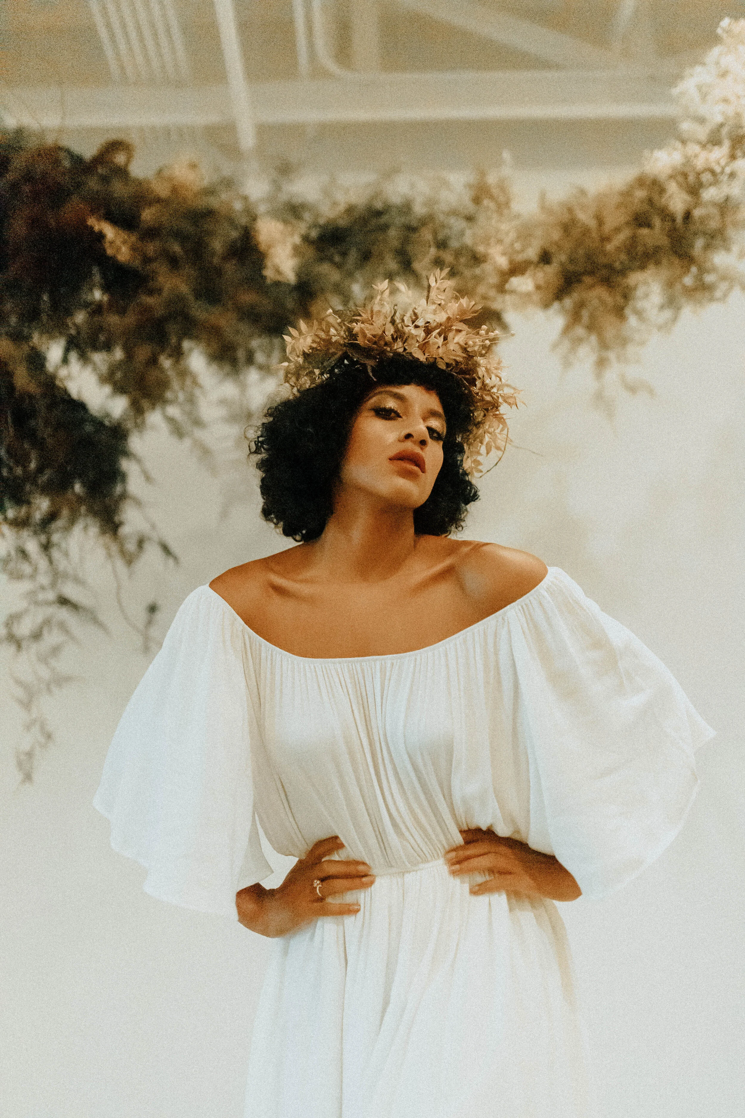 Wearable Florals: Inspiration Shoot at the Saint Elle - Showit Blog