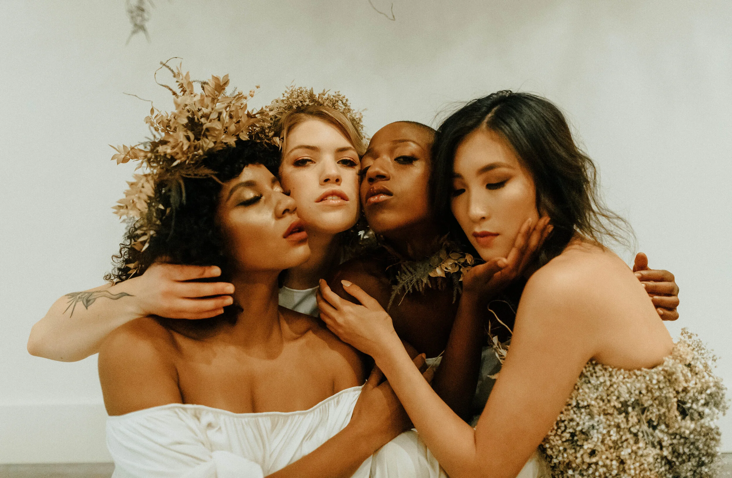 Skin tone inspired wearable floral design inspiration shoot. Earth tone hanging flower installation at the Saint Elle, Nashville.