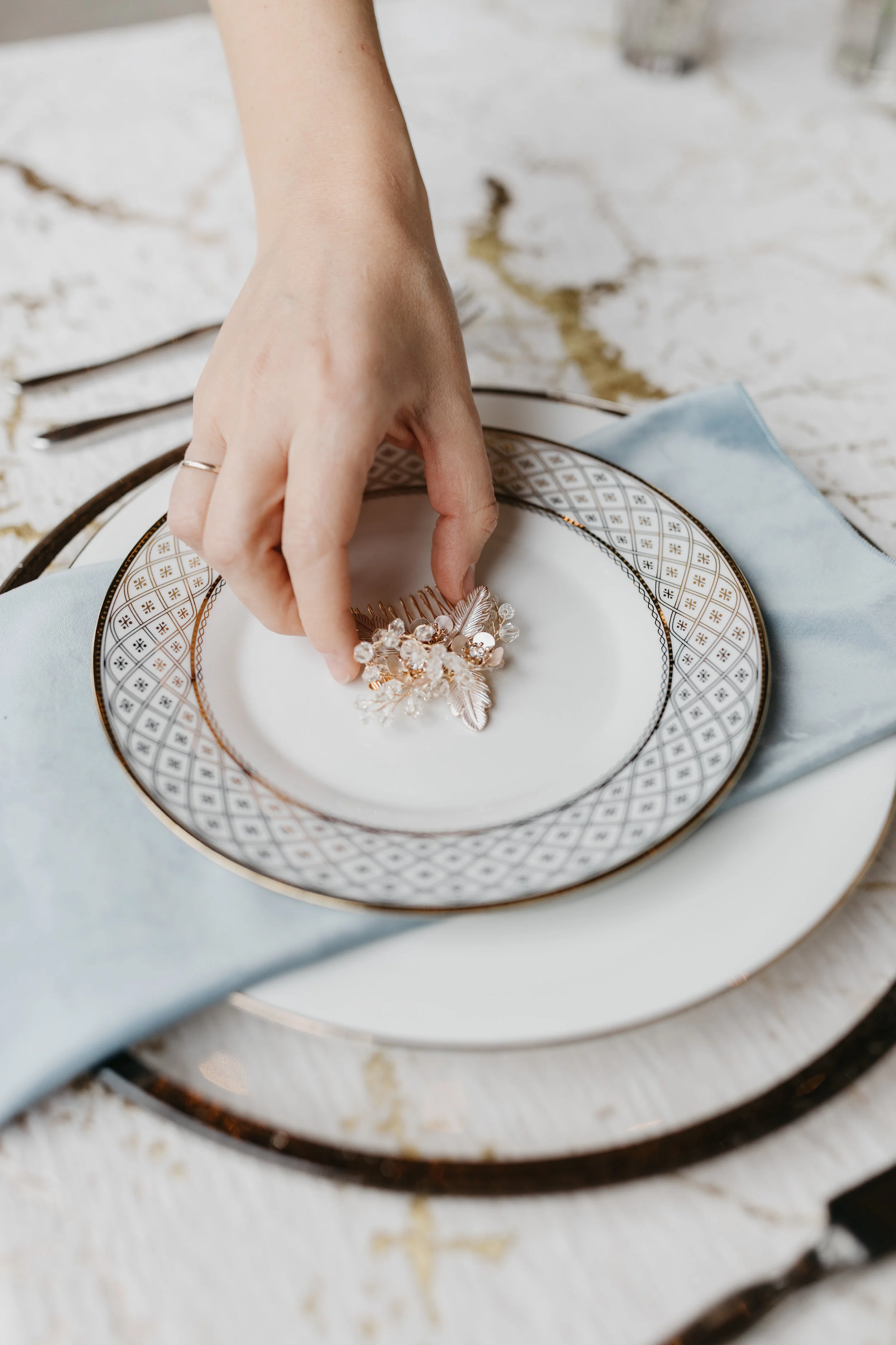 Winter inspiration tablescape featuring baby blue and gold. Nashville wedding florist Rosemary & Finch at OZARI.