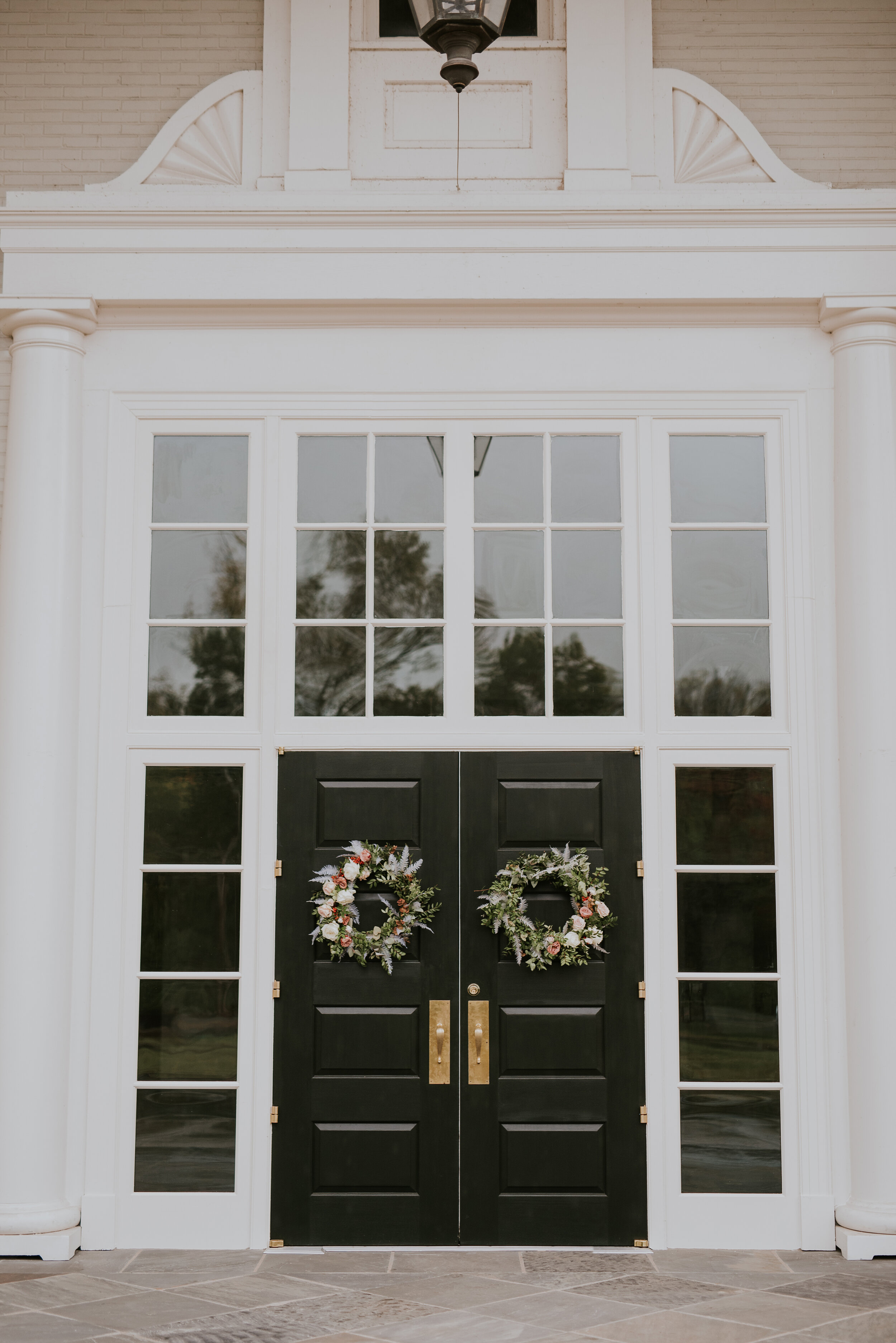 Bohemian and modern yet classically elegant. This wedding perfectly married boho elements of pampas grass, eucalyptus, and dried florals with topical stems of anthurium and orchid. Quicksand roses, capuccino roses, ilex berry, and rust fern add a po…