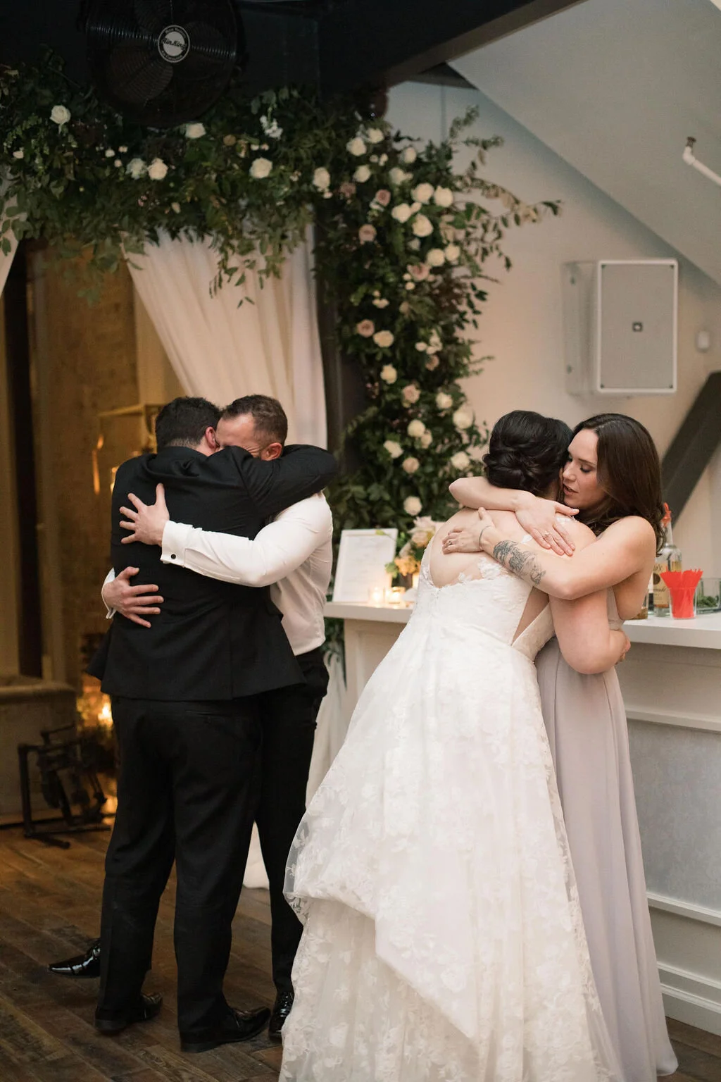 A growing installation of blush and ivory garden roses, white ranunculus, creamy spray roses, delicate eriostemon and lush greenery separated the reception area from the lounge area at the Cordelle. Designed by florist Rosemary & Finch in Nashville,…